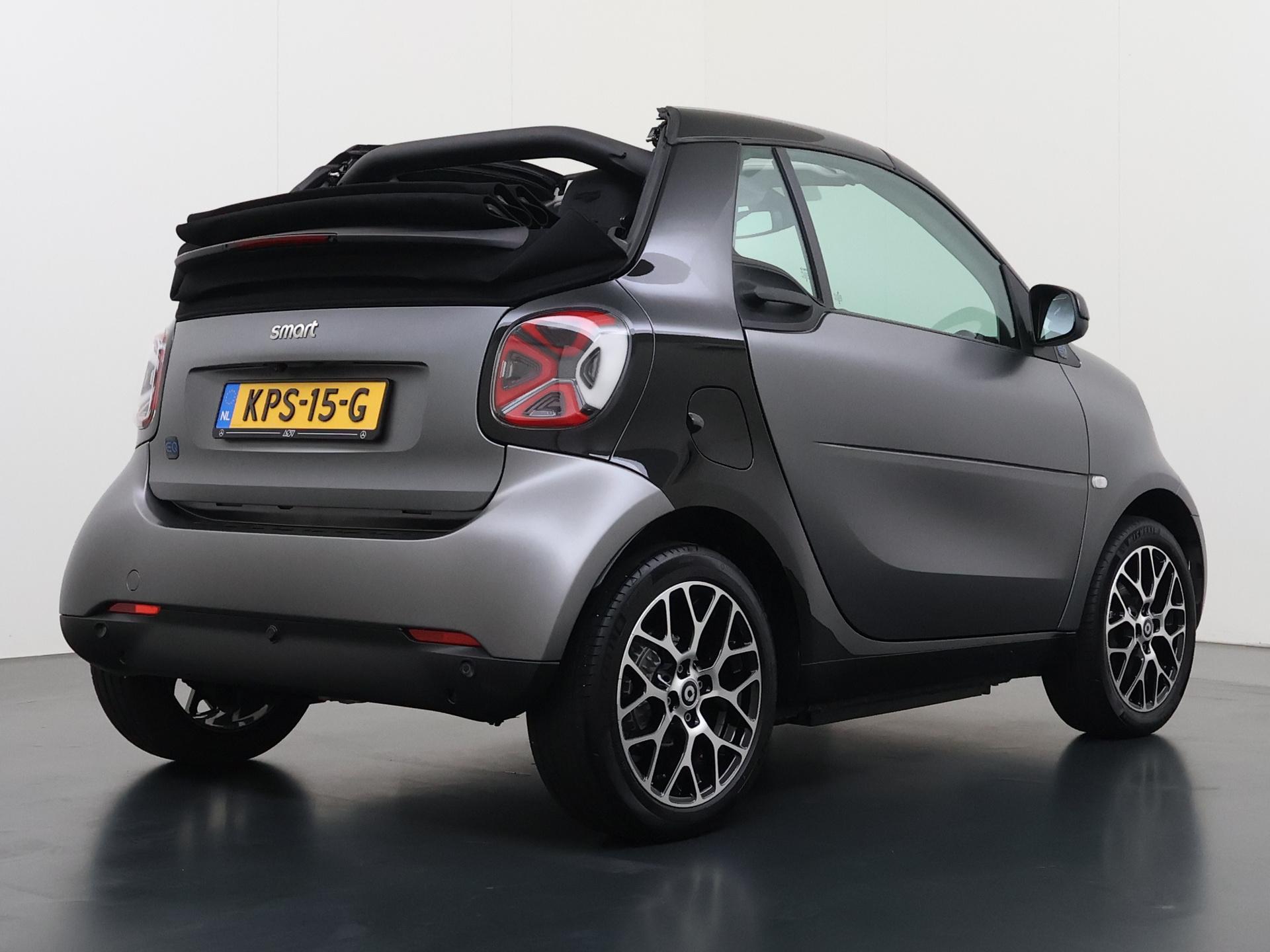 Smart fortwo cabrio EQ Comfort PLUS 18 kWh 4