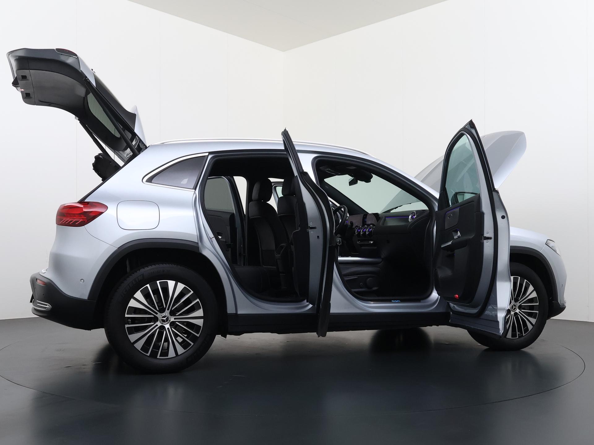 Mercedes-Benz EQA 250 Business Line 12