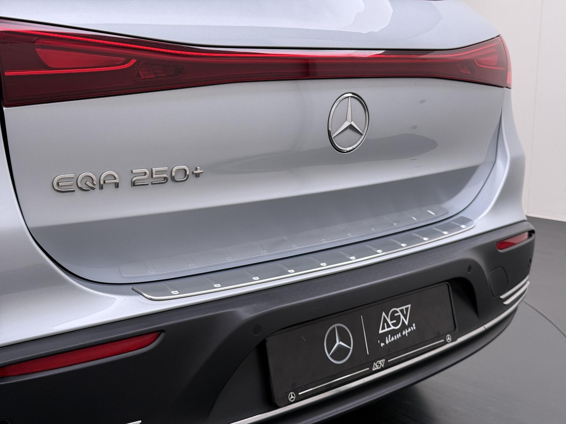 Mercedes-Benz EQA 250 Business Line 15