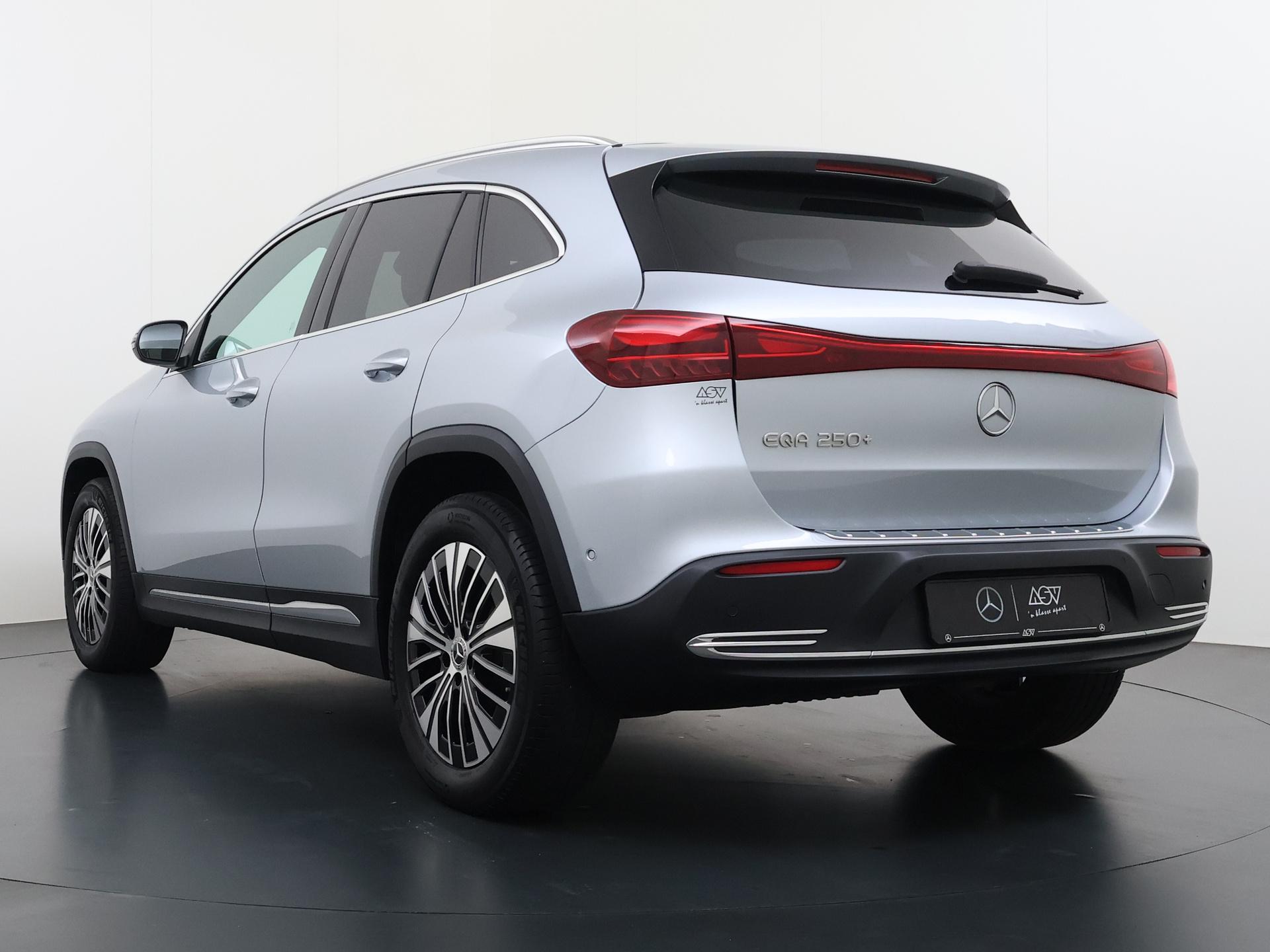 Mercedes-Benz EQA 250 Business Line 4
