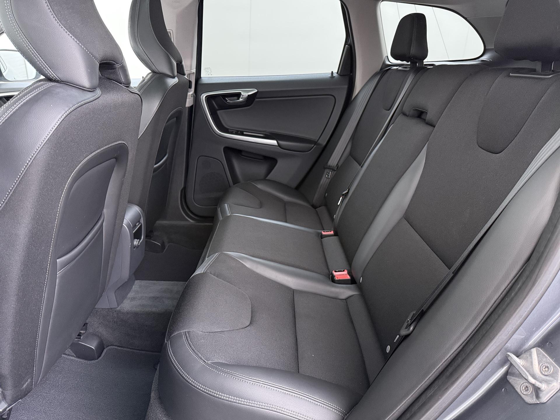 Volvo XC60 2.0 D3 FWD Summum 21