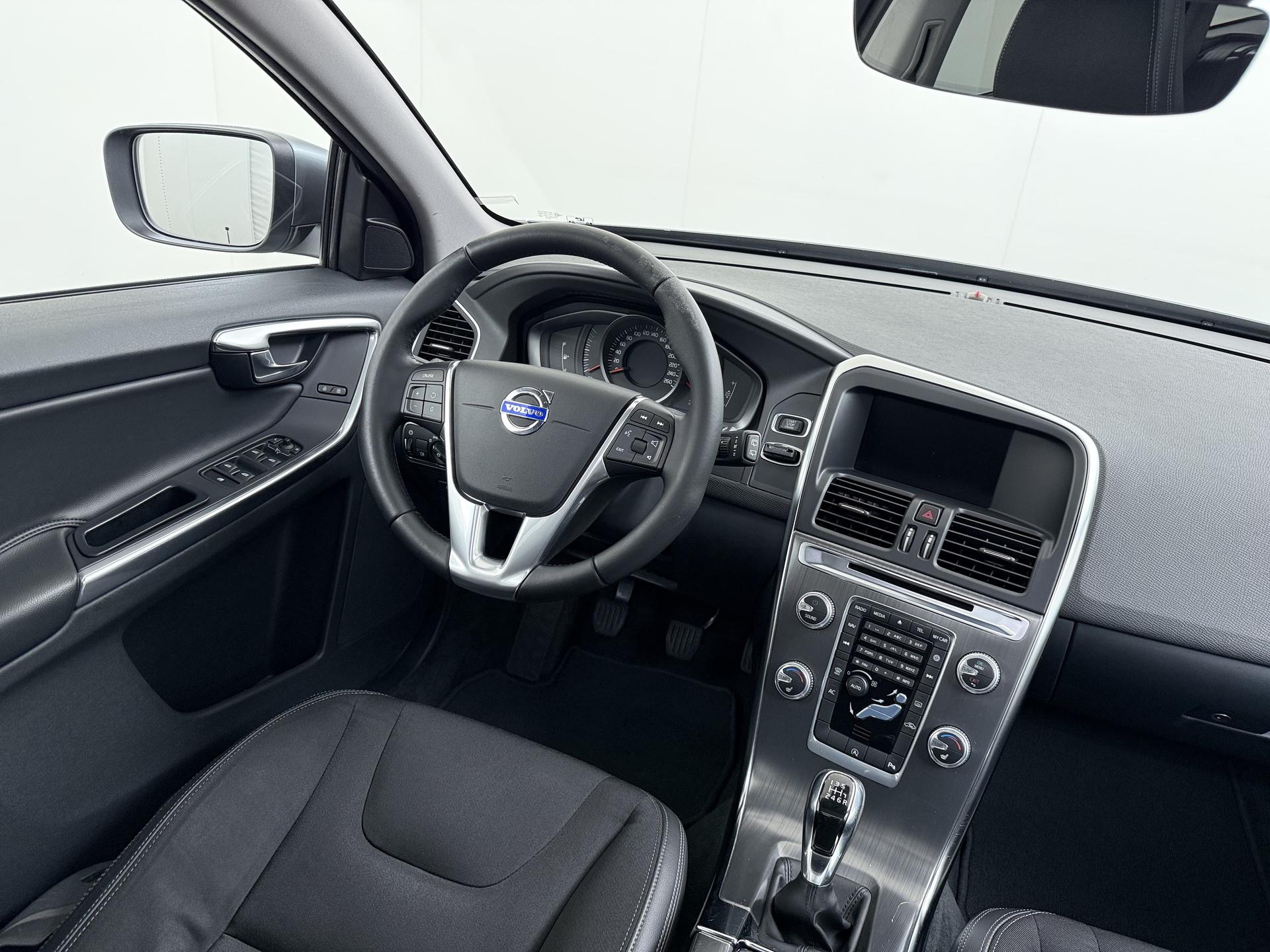 Volvo XC60 2.0 D3 FWD Summum 22