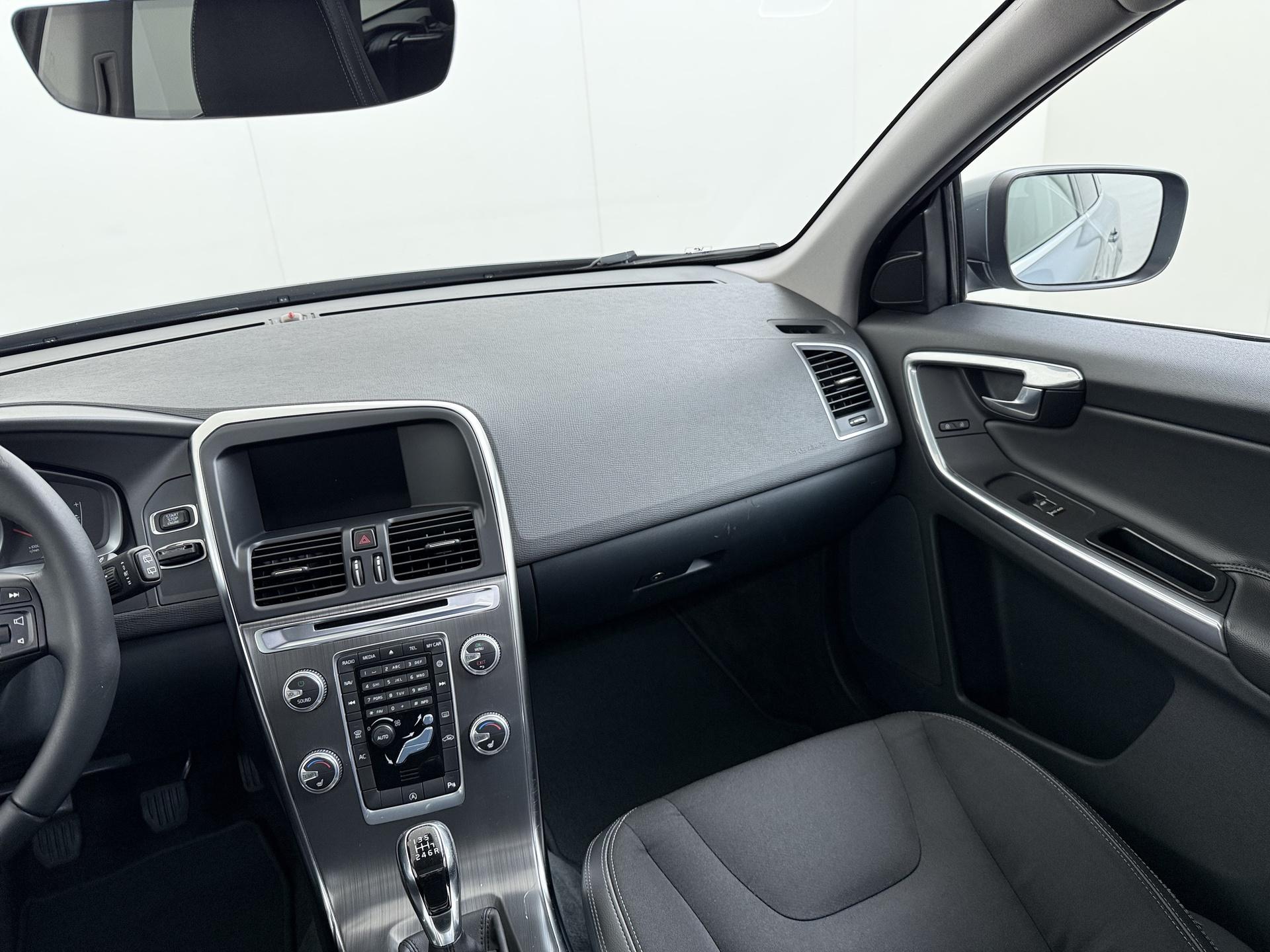 Volvo XC60 2.0 D3 FWD Summum 23