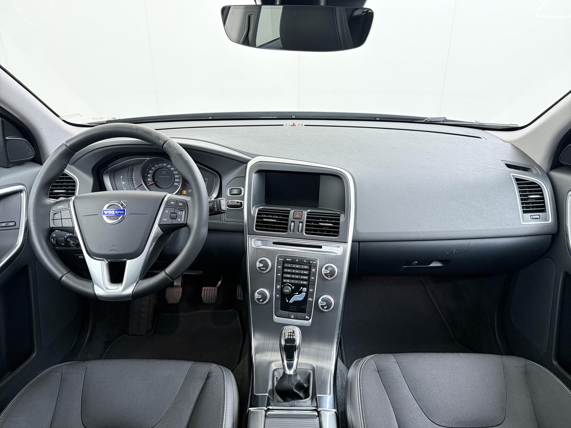 Volvo XC60 2.0 D3 FWD Summum 4