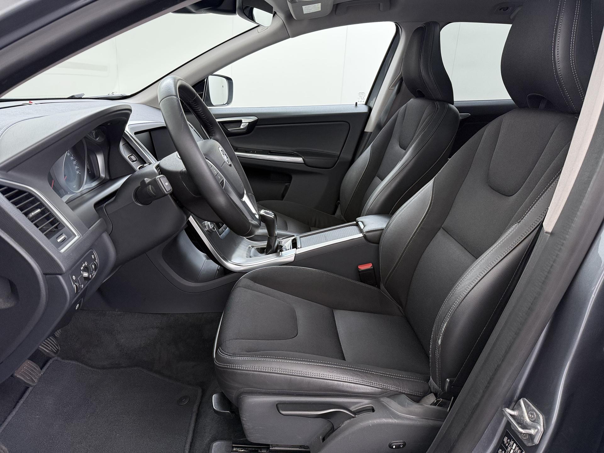 Volvo XC60 2.0 D3 FWD Summum 5