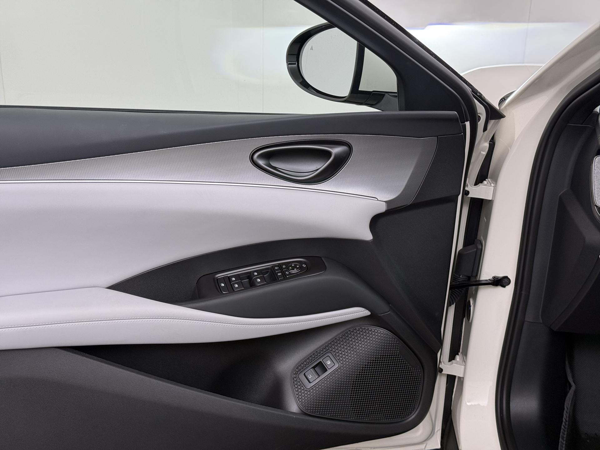 BYD SEAL 6 Touring 1.5 DM-i Comfort 16