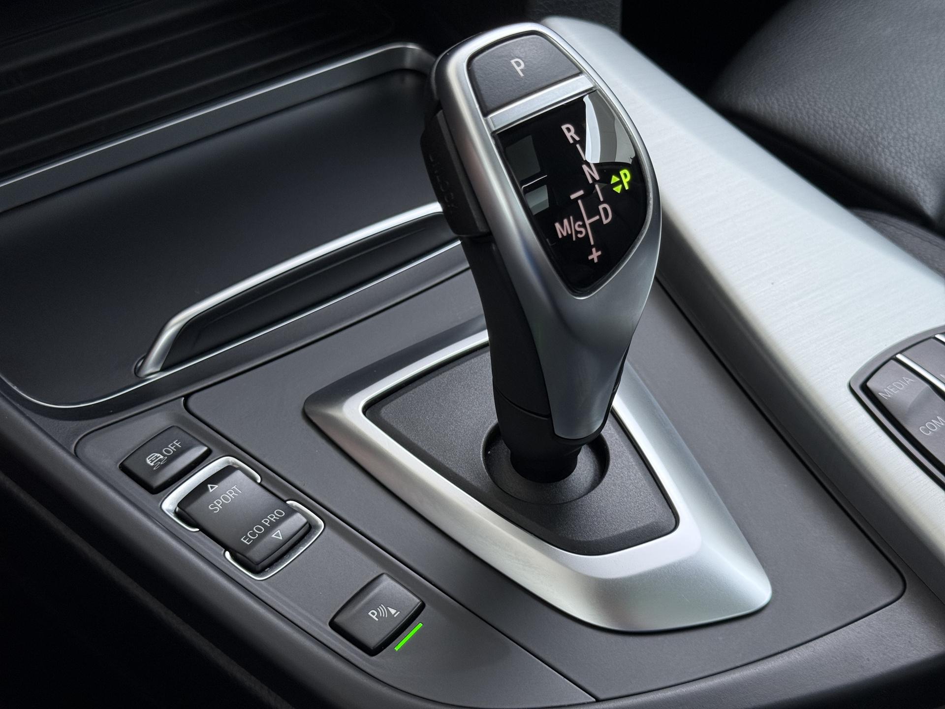 BMW 3-serie Gran Turismo 320i High Executive Edition 43