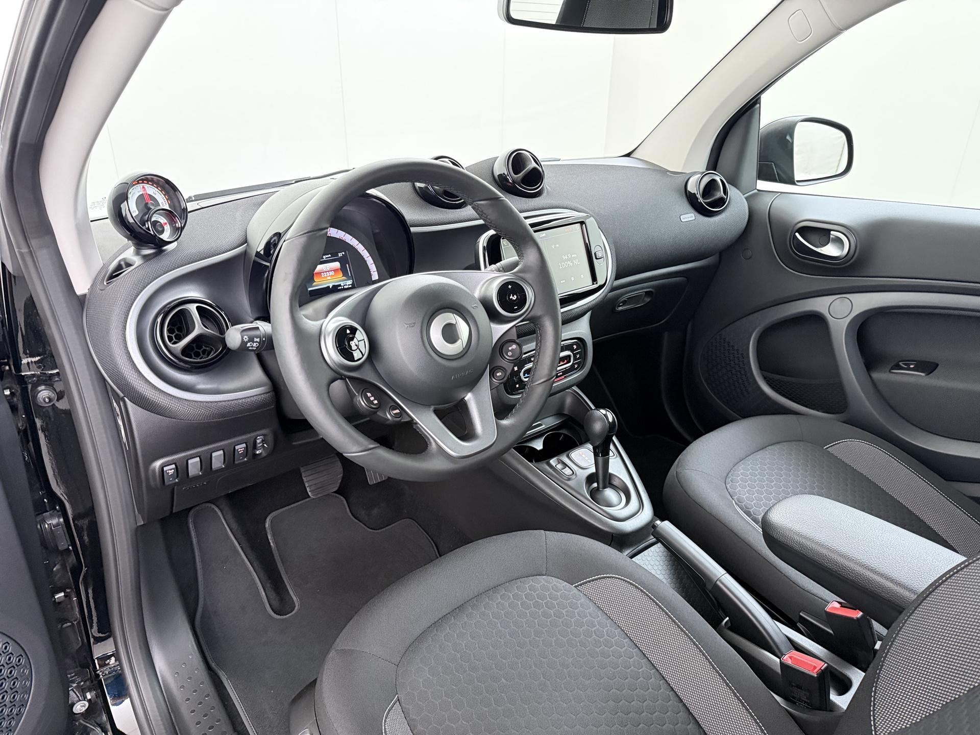 Smart fortwo cabrio EQ 1