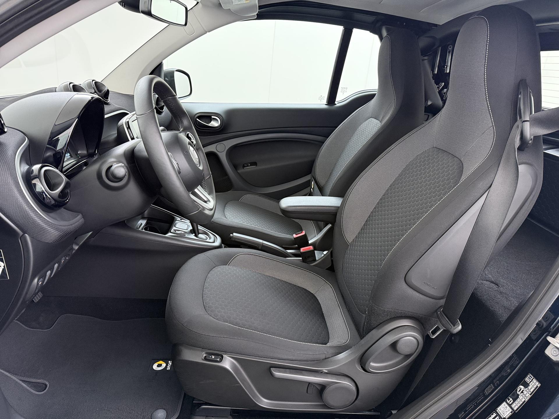 Smart fortwo cabrio EQ 19