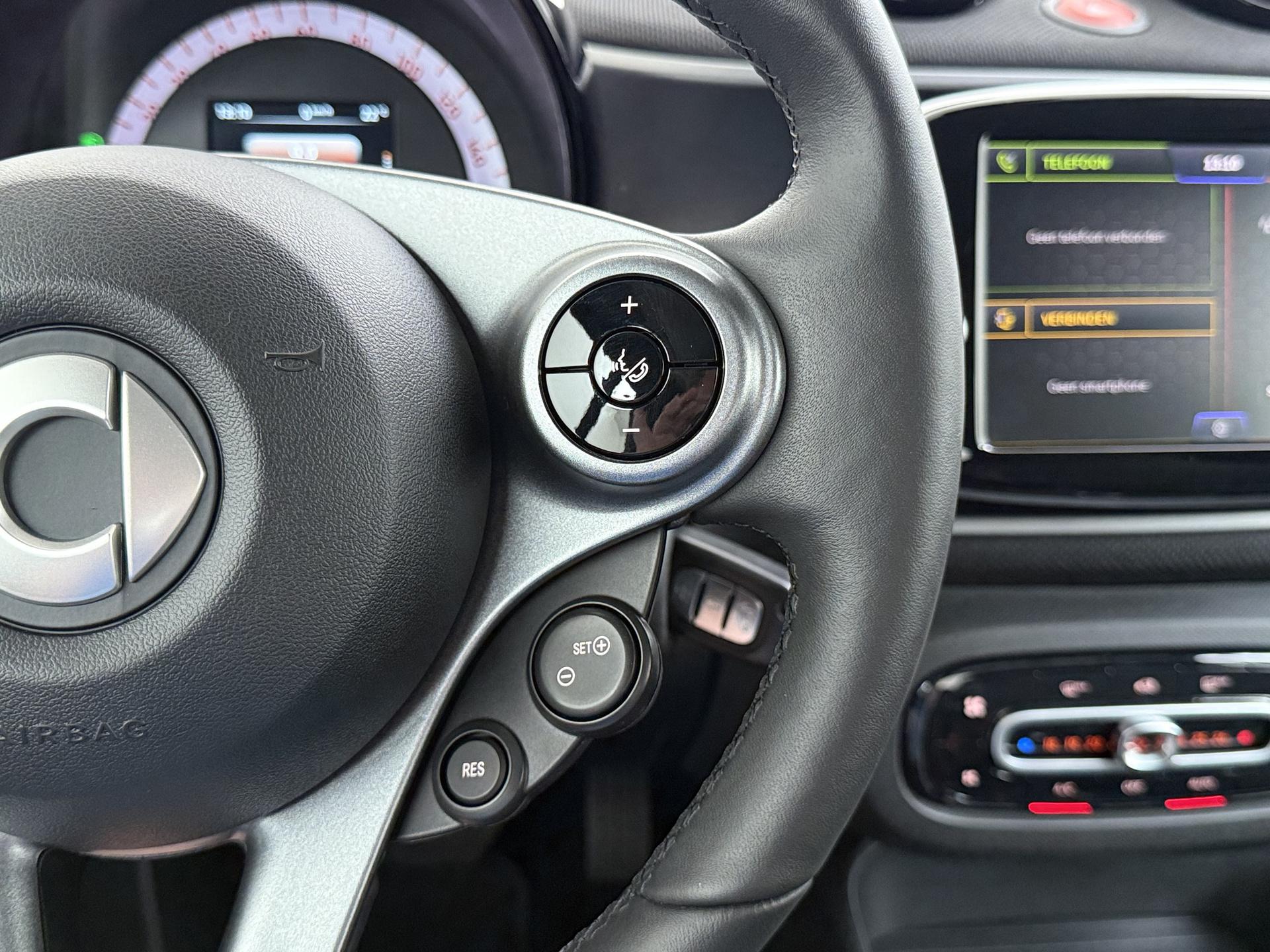 Smart fortwo cabrio EQ 24