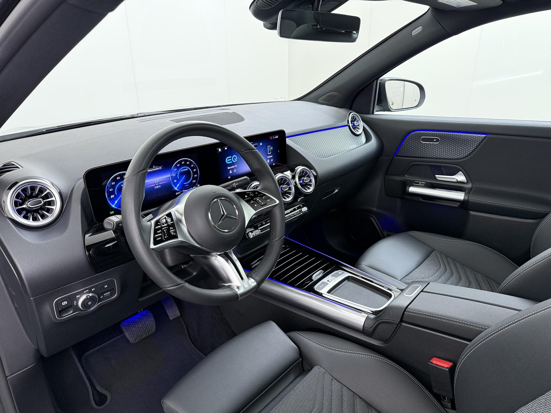Mercedes-Benz EQA 250+ 21