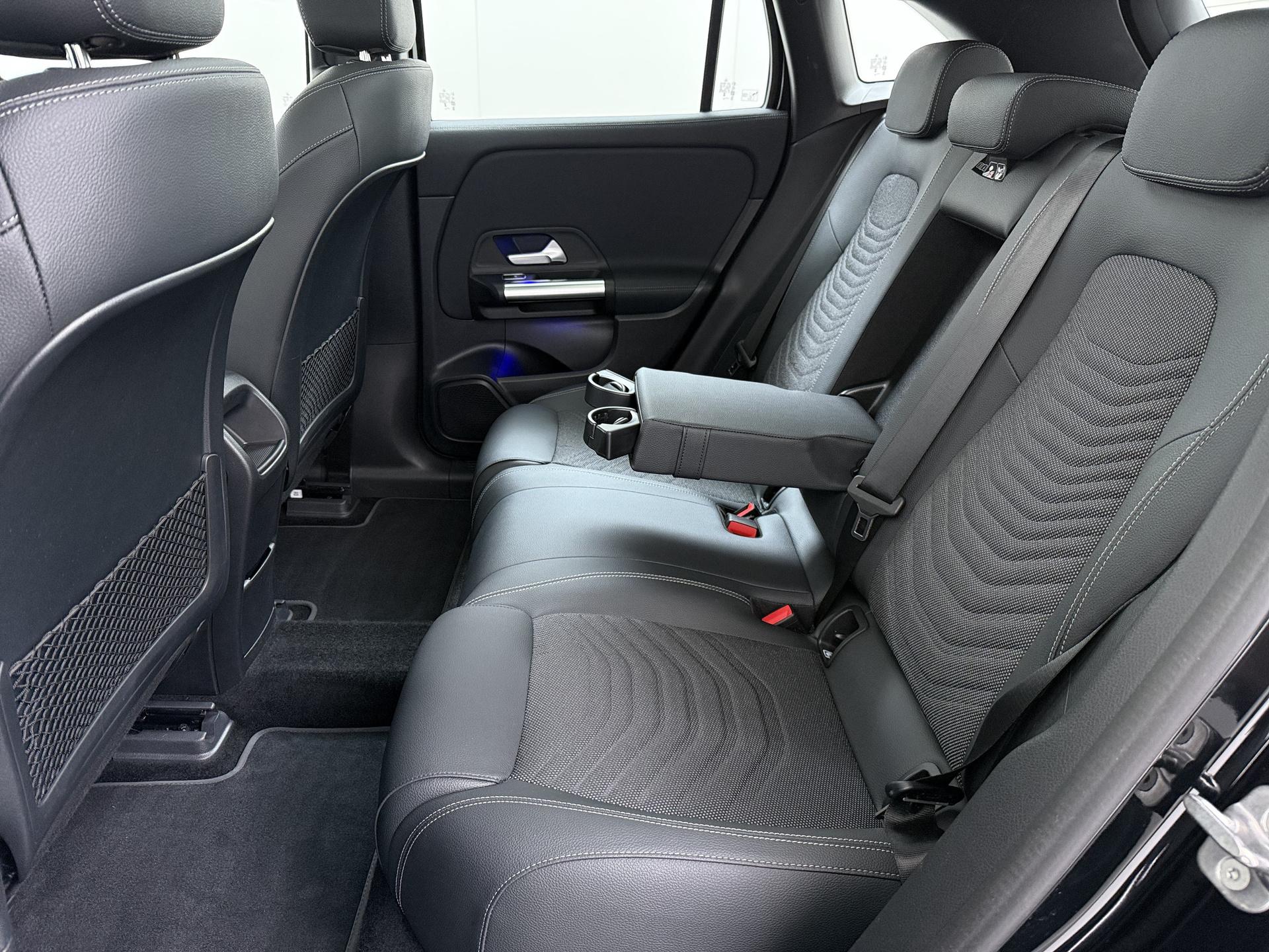Mercedes-Benz EQA 250+ 24