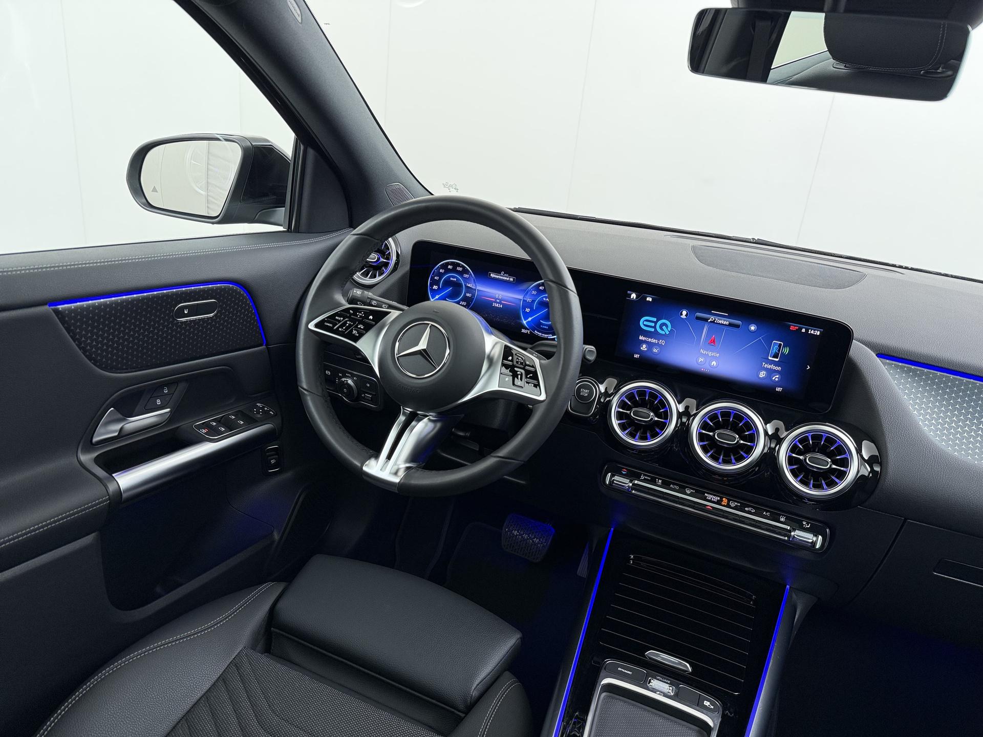 Mercedes-Benz EQA 250+ 26