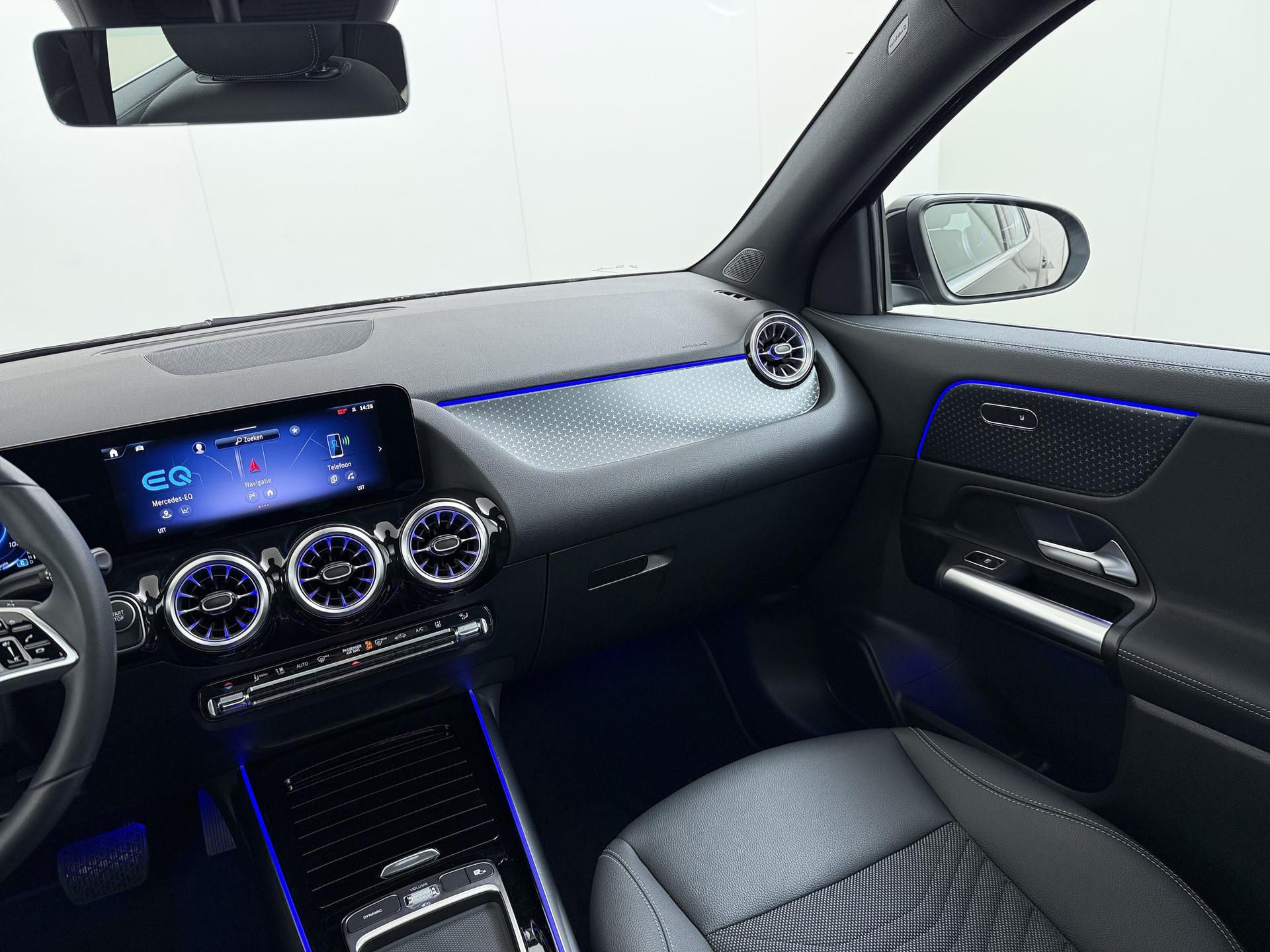 Mercedes-Benz EQA 250+ 27