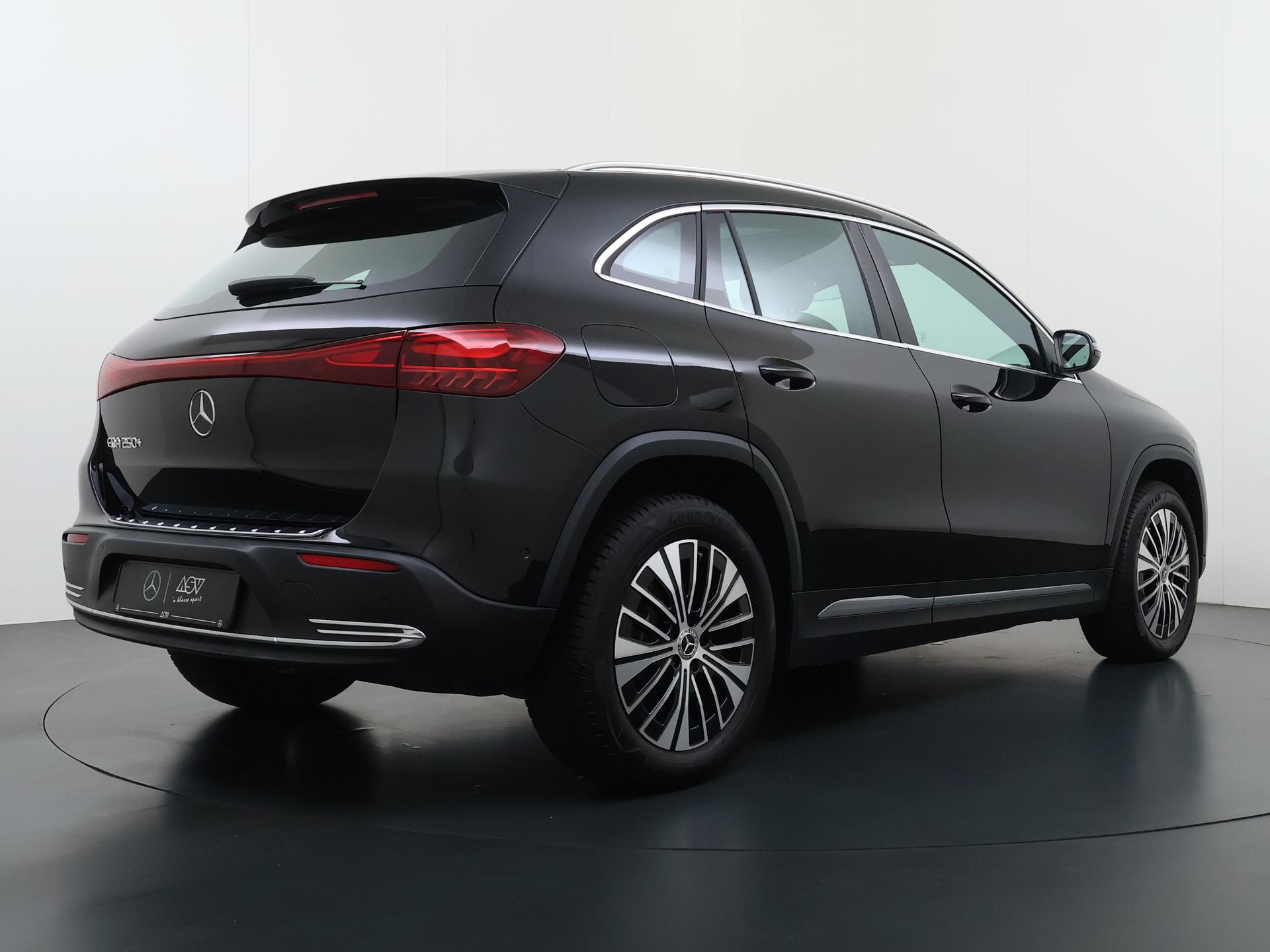 Mercedes-Benz EQA 250+ 7