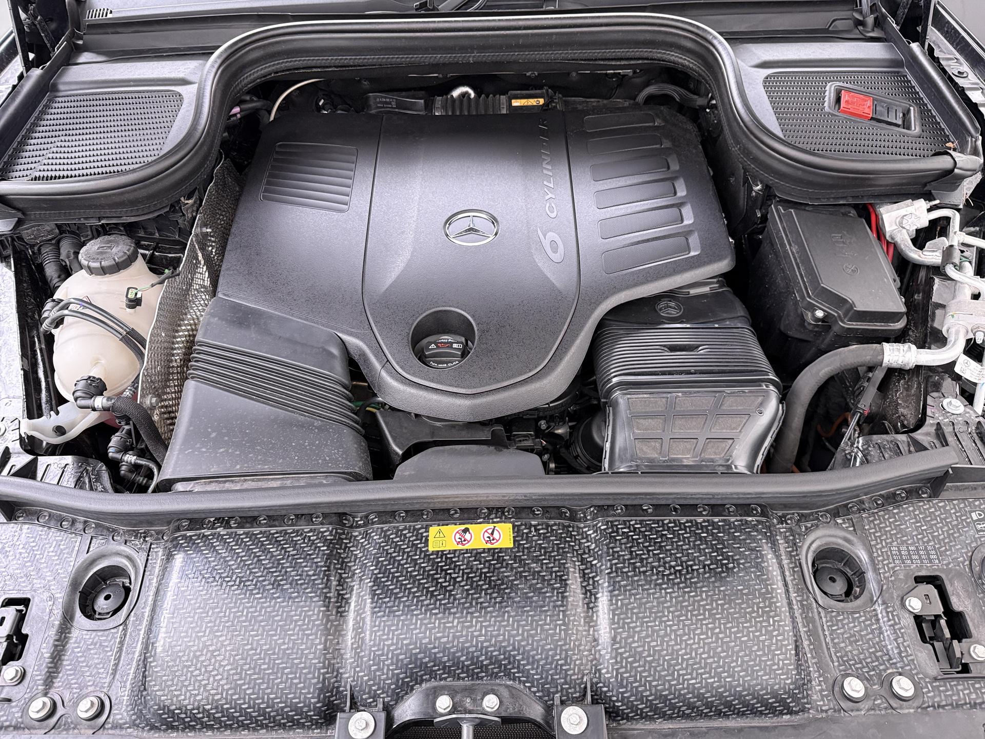 Mercedes-Benz GLS 450 4MATIC AMG Line Premium Plus 26