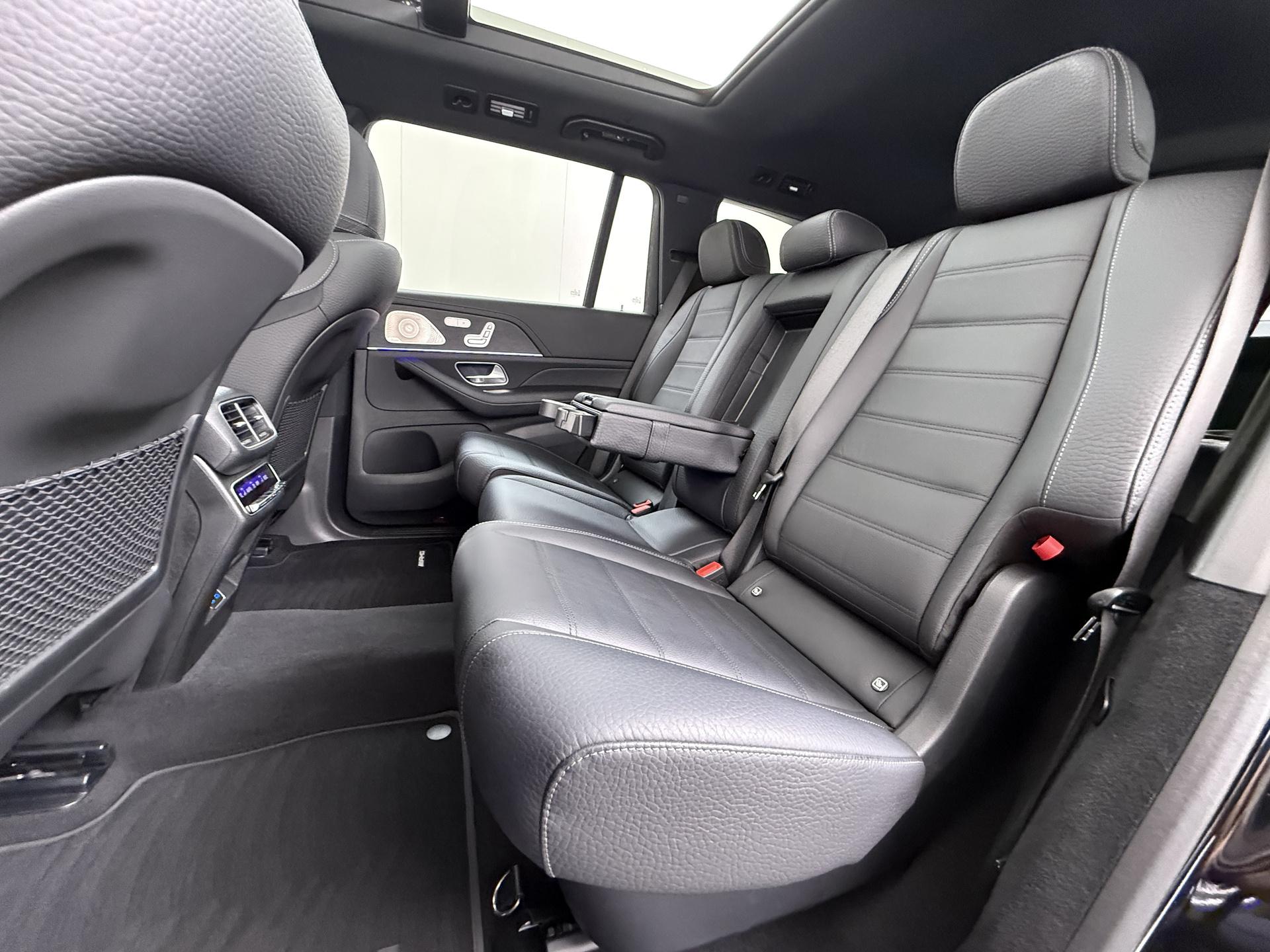 Mercedes-Benz GLS 450 4MATIC AMG Line Premium Plus 31