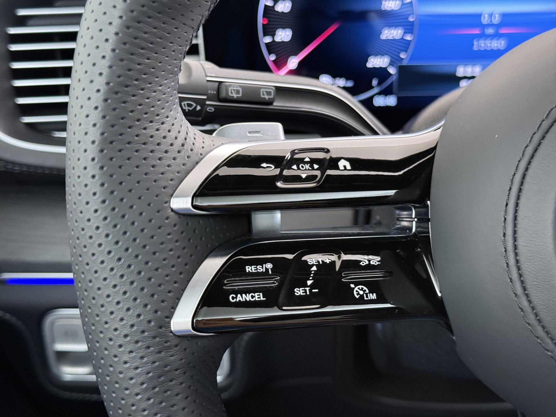 Mercedes-Benz GLS 450 4MATIC AMG Line Premium Plus 39
