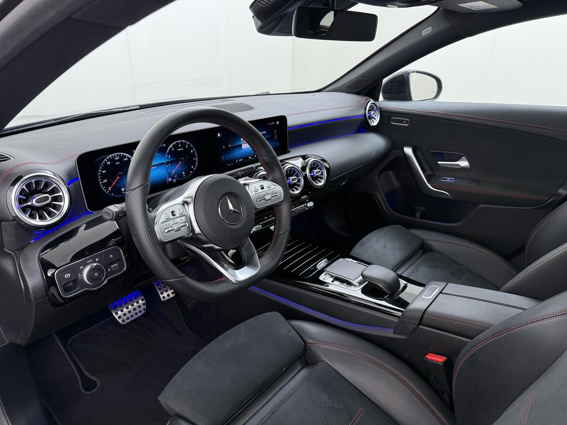 Mercedes-Benz CLA-klasse Shooting Brake 200 Business Solution AMG 13