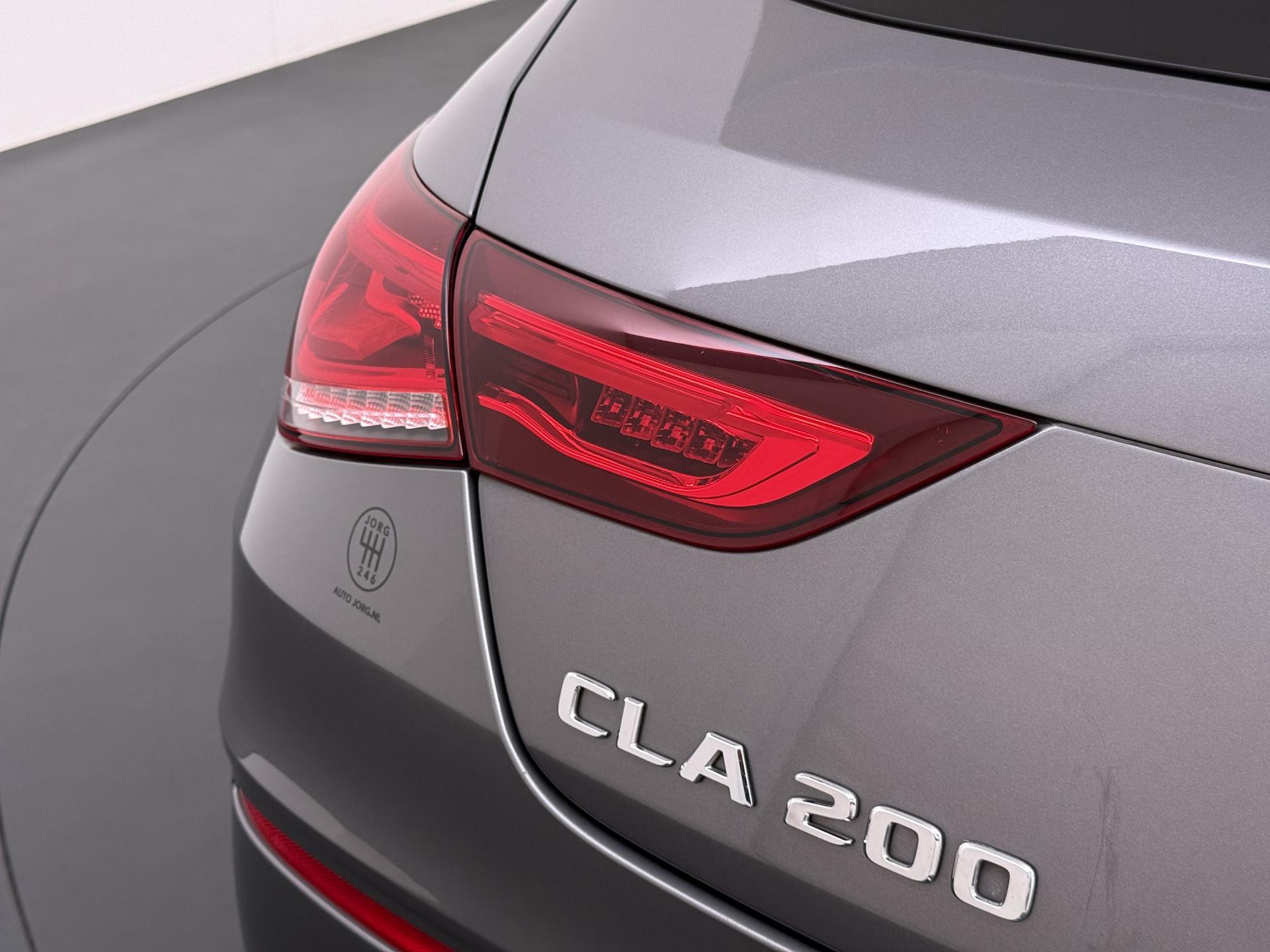 Mercedes-Benz CLA-klasse Shooting Brake 200 Business Solution AMG 4