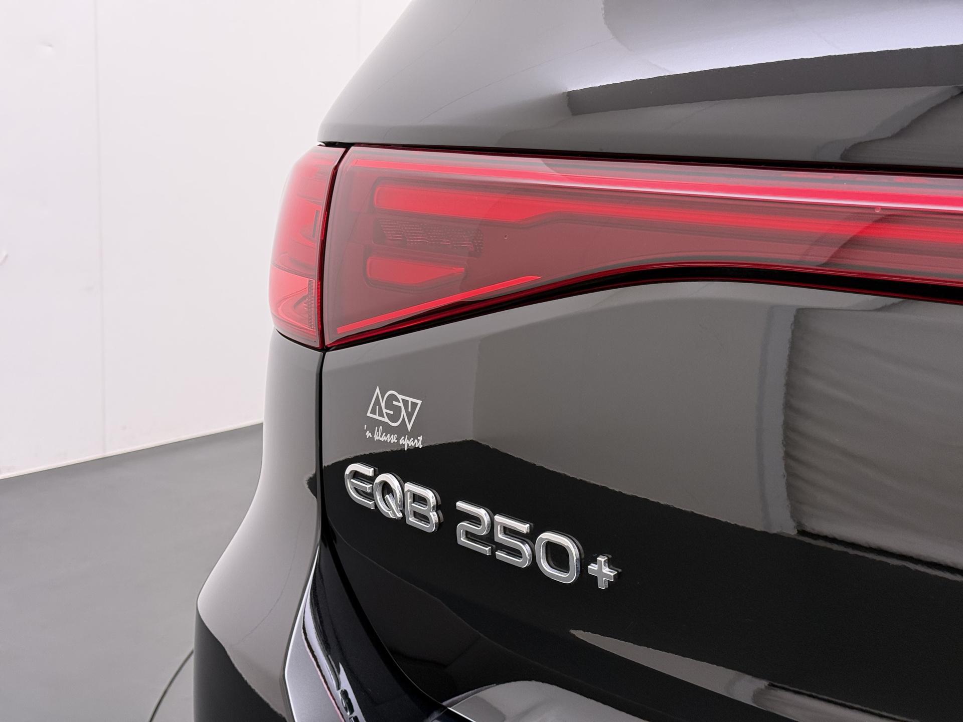 Mercedes-Benz EQB 250+ AMG Line 71 kWh 15