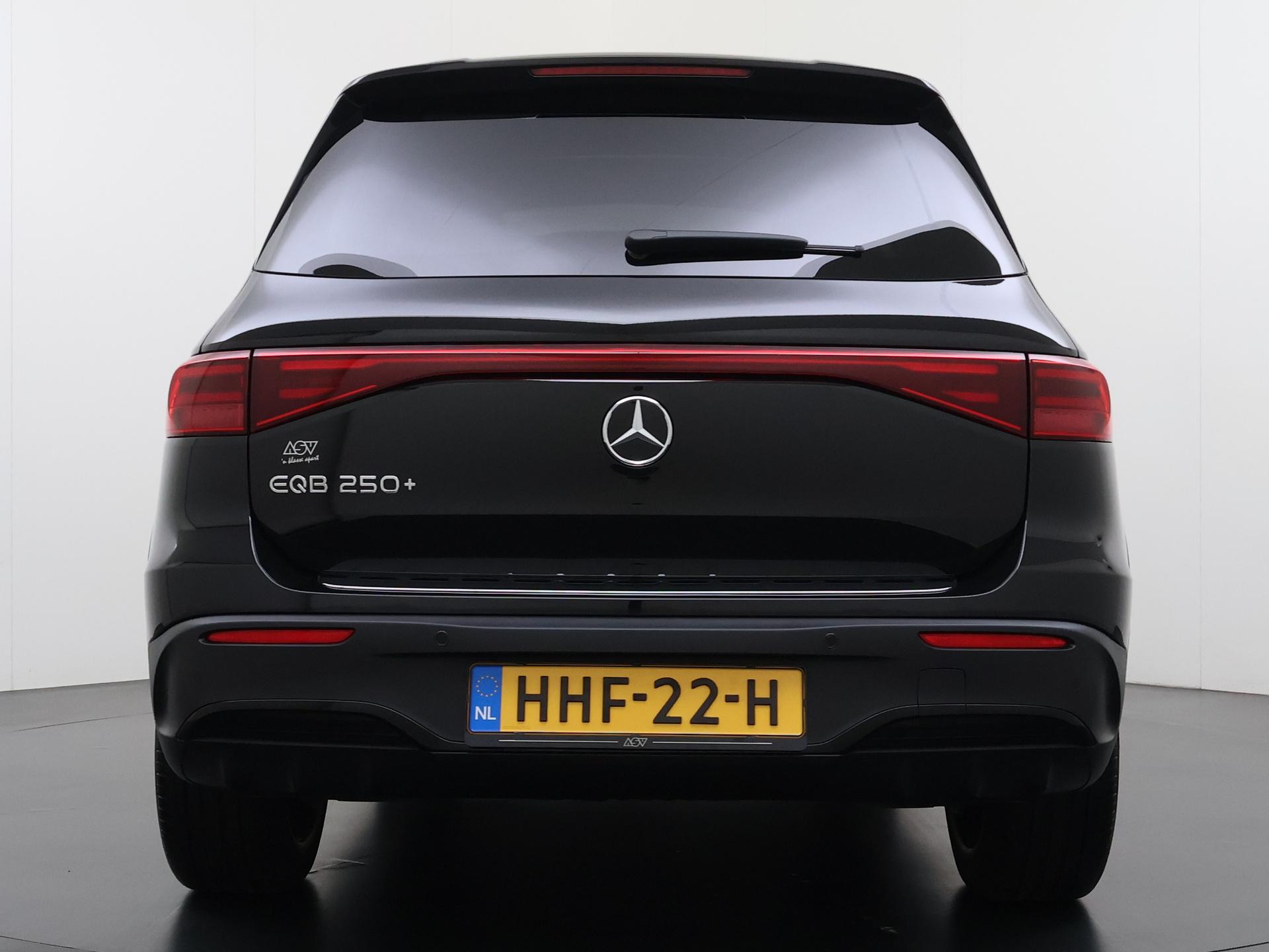 Mercedes-Benz EQB 250+ AMG Line 71 kWh 6