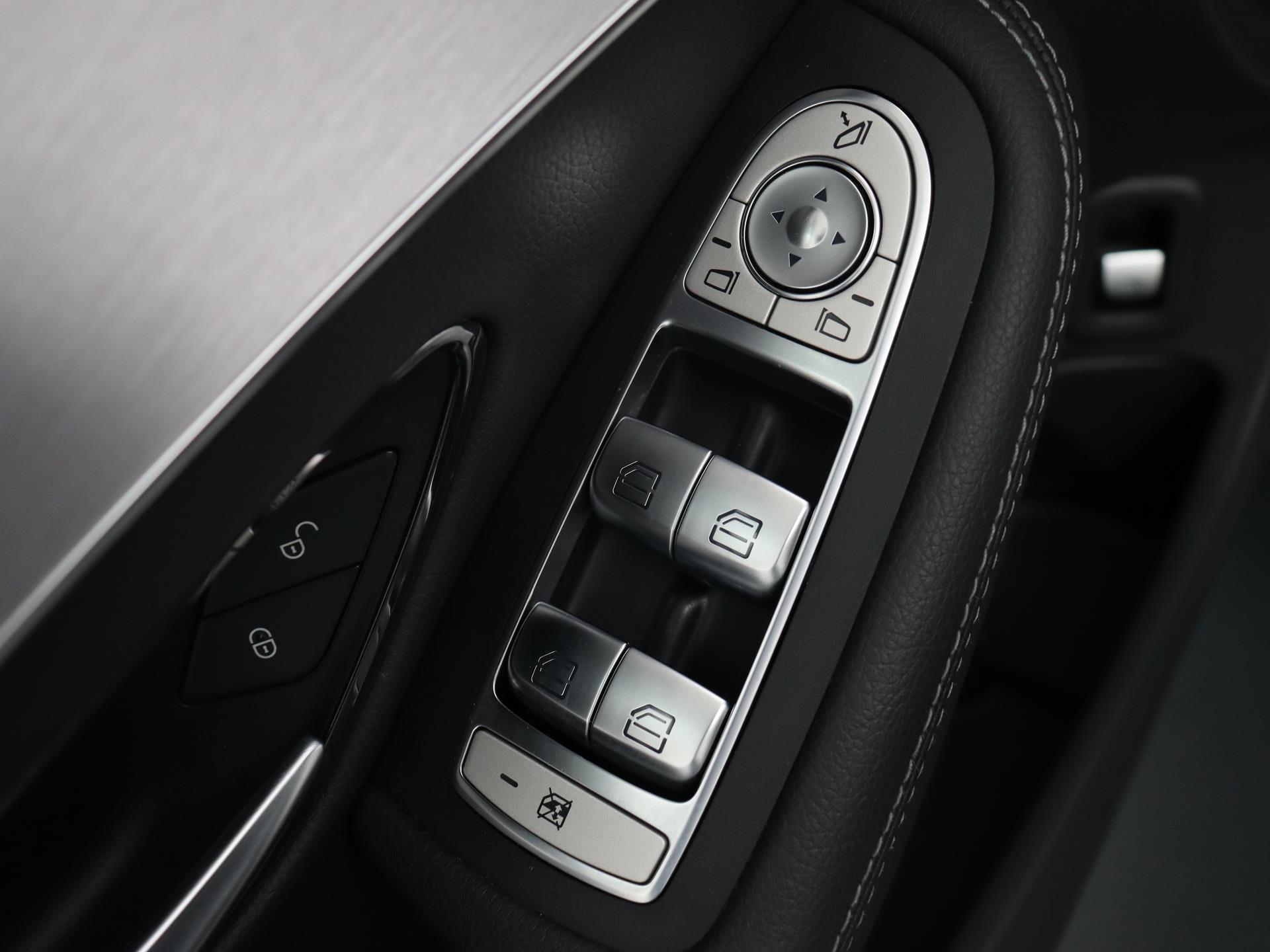 Mercedes-Benz C-Klasse Estate 180 Business Solution AMG 26