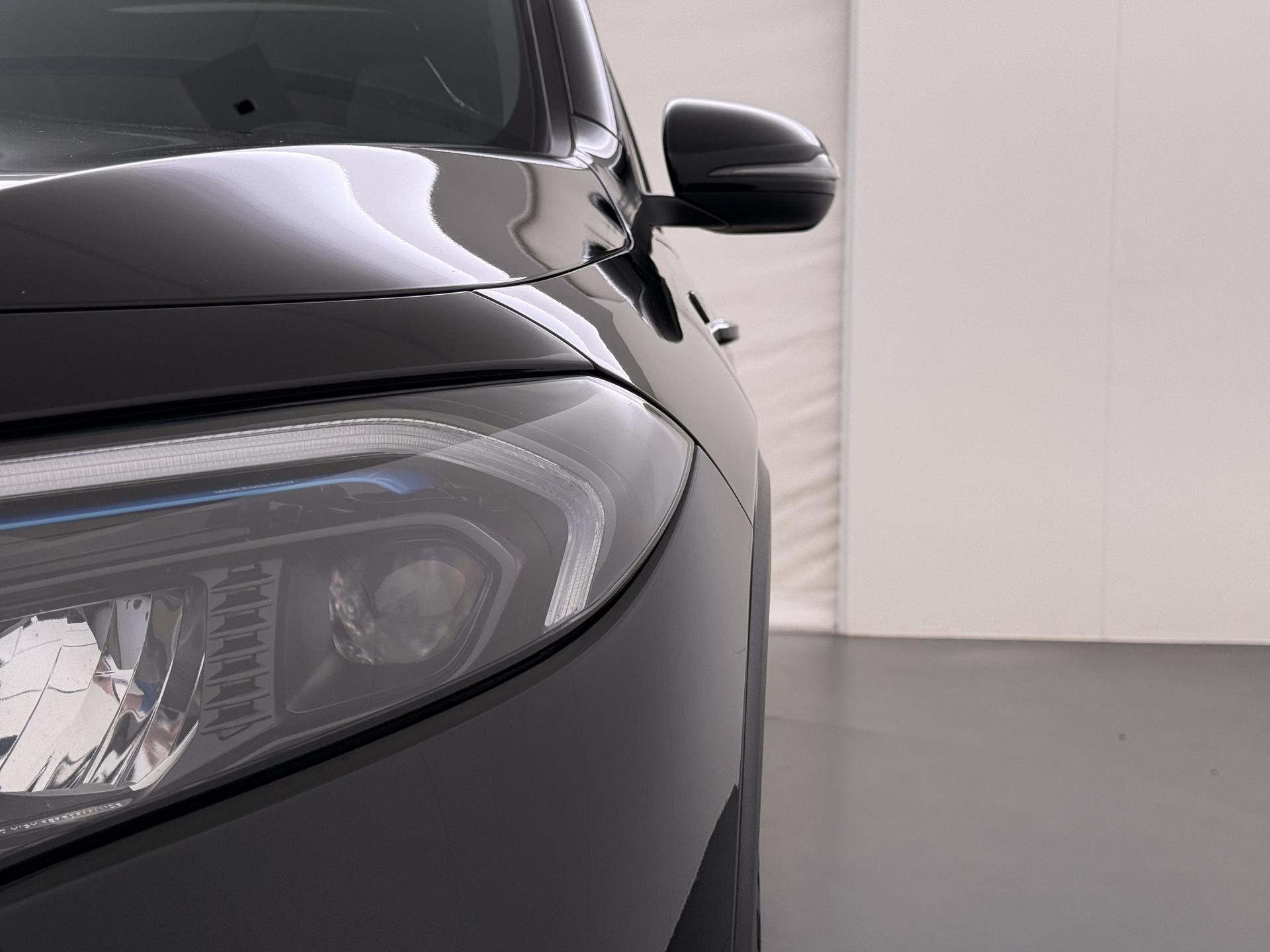 Mercedes-Benz EQB 250 AMG Line 67 kWh 12