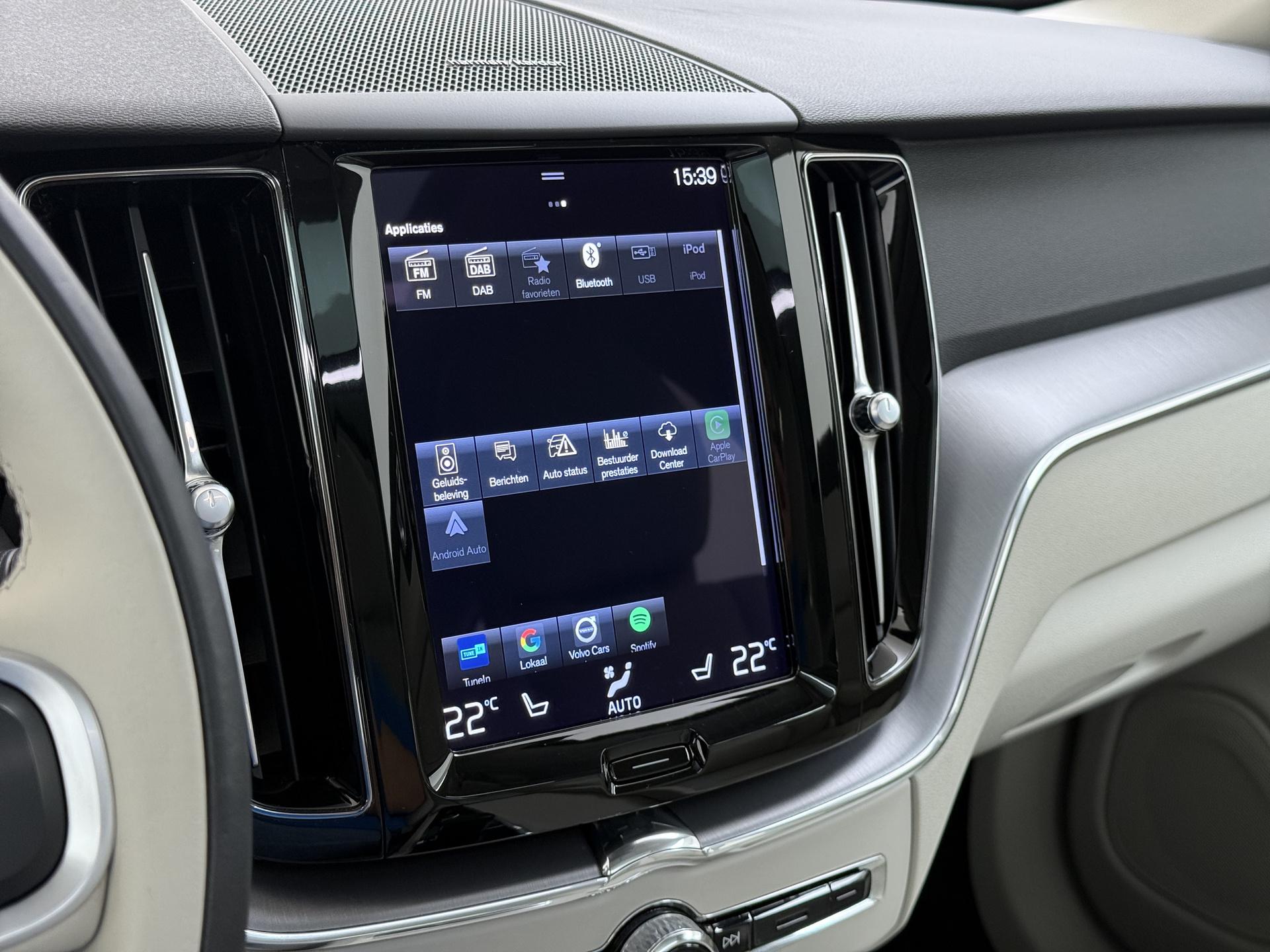 Volvo XC60 2.0 B5 Momentum Exclusive 29