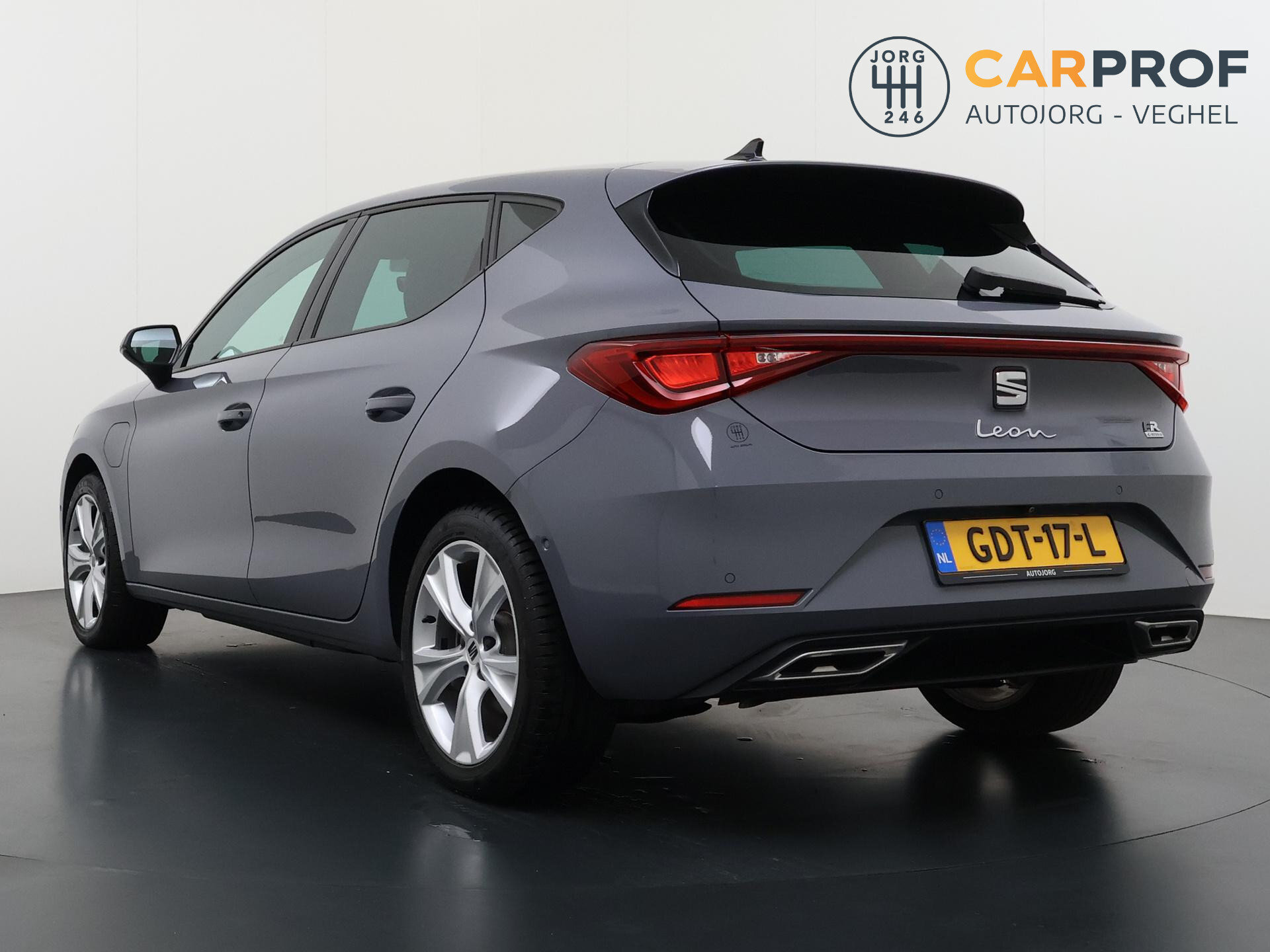 SEAT Leon 1.4 TSI eHybrid PHEV FR Business Intense 1