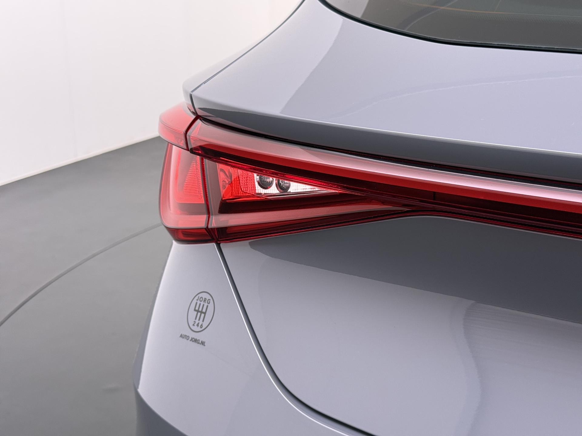 SEAT Leon 1.4 TSI eHybrid PHEV FR Business Intense 4