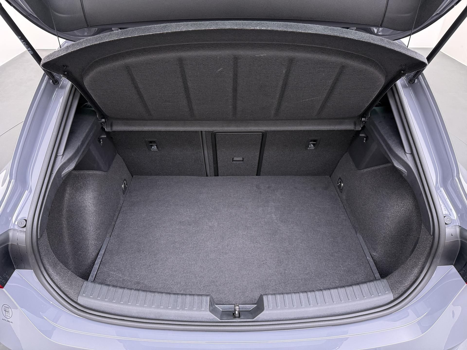 SEAT Leon 1.4 TSI eHybrid PHEV FR Business Intense 6
