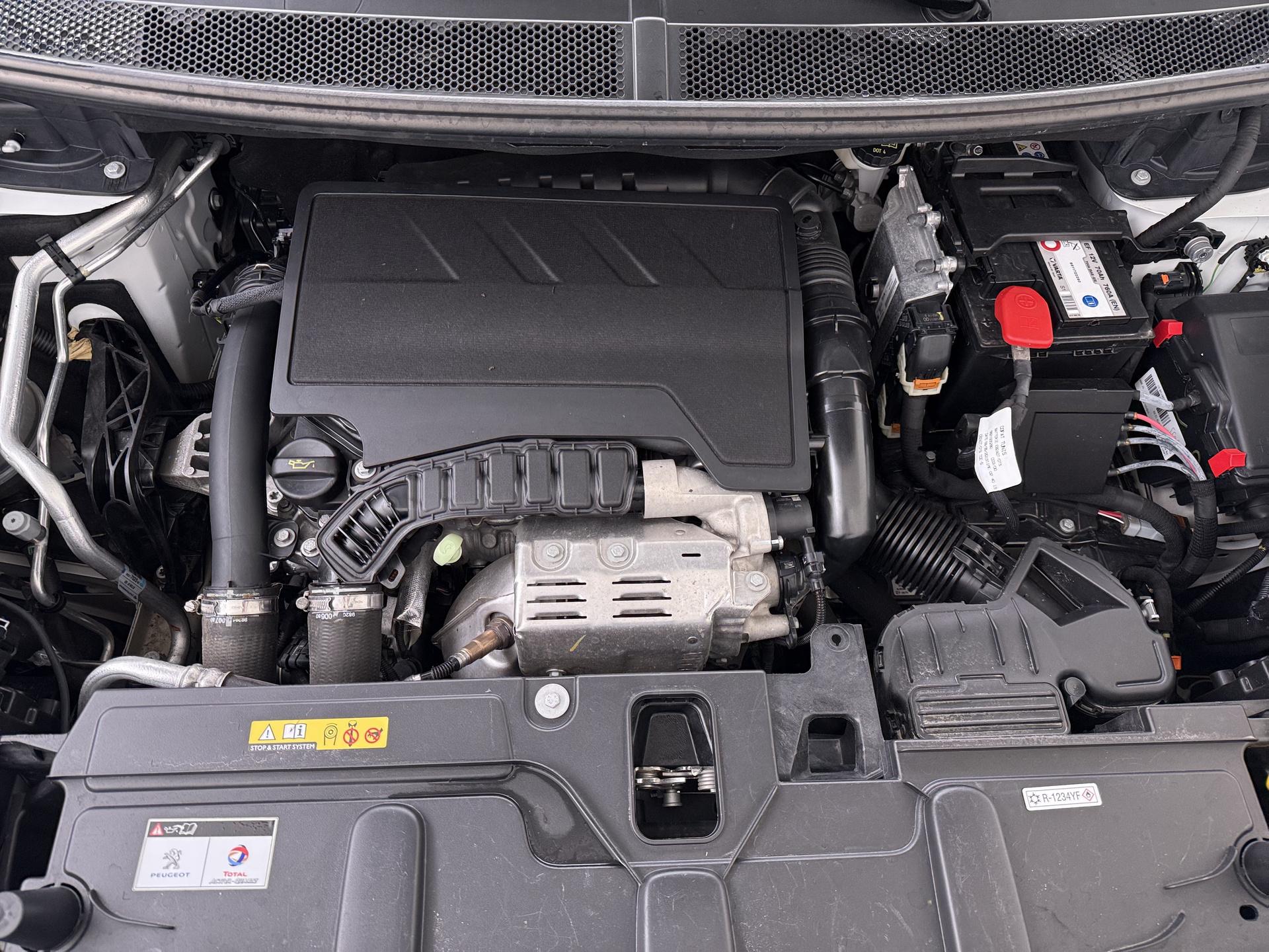 Peugeot 3008 1.2 PureTech Allure  Pack Business 11