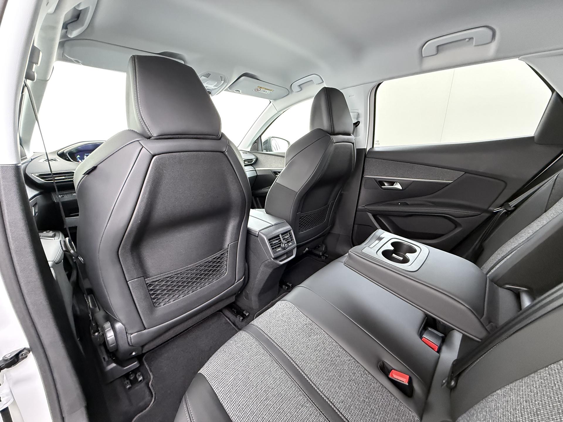 Peugeot 3008 1.2 PureTech Allure  Pack Business 15