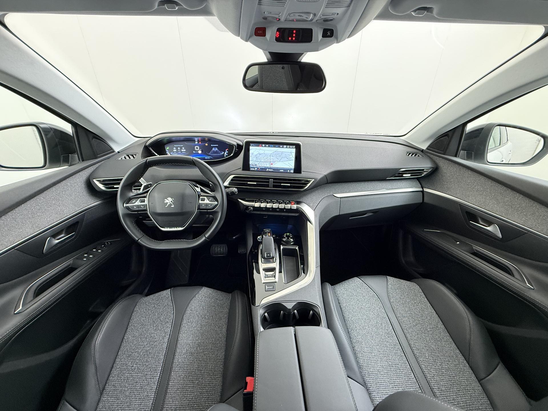Peugeot 3008 1.2 PureTech Allure  Pack Business 18