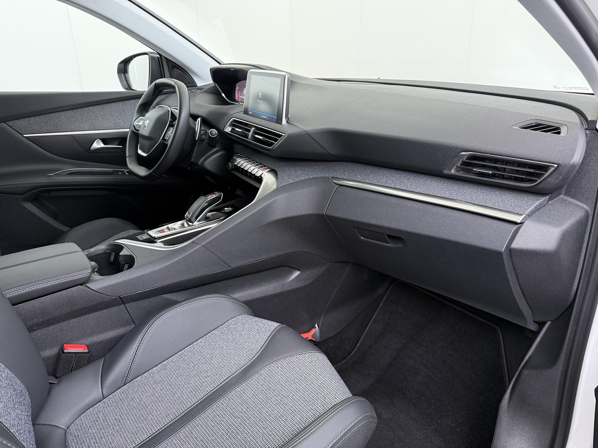 Peugeot 3008 1.2 PureTech Allure  Pack Business 36