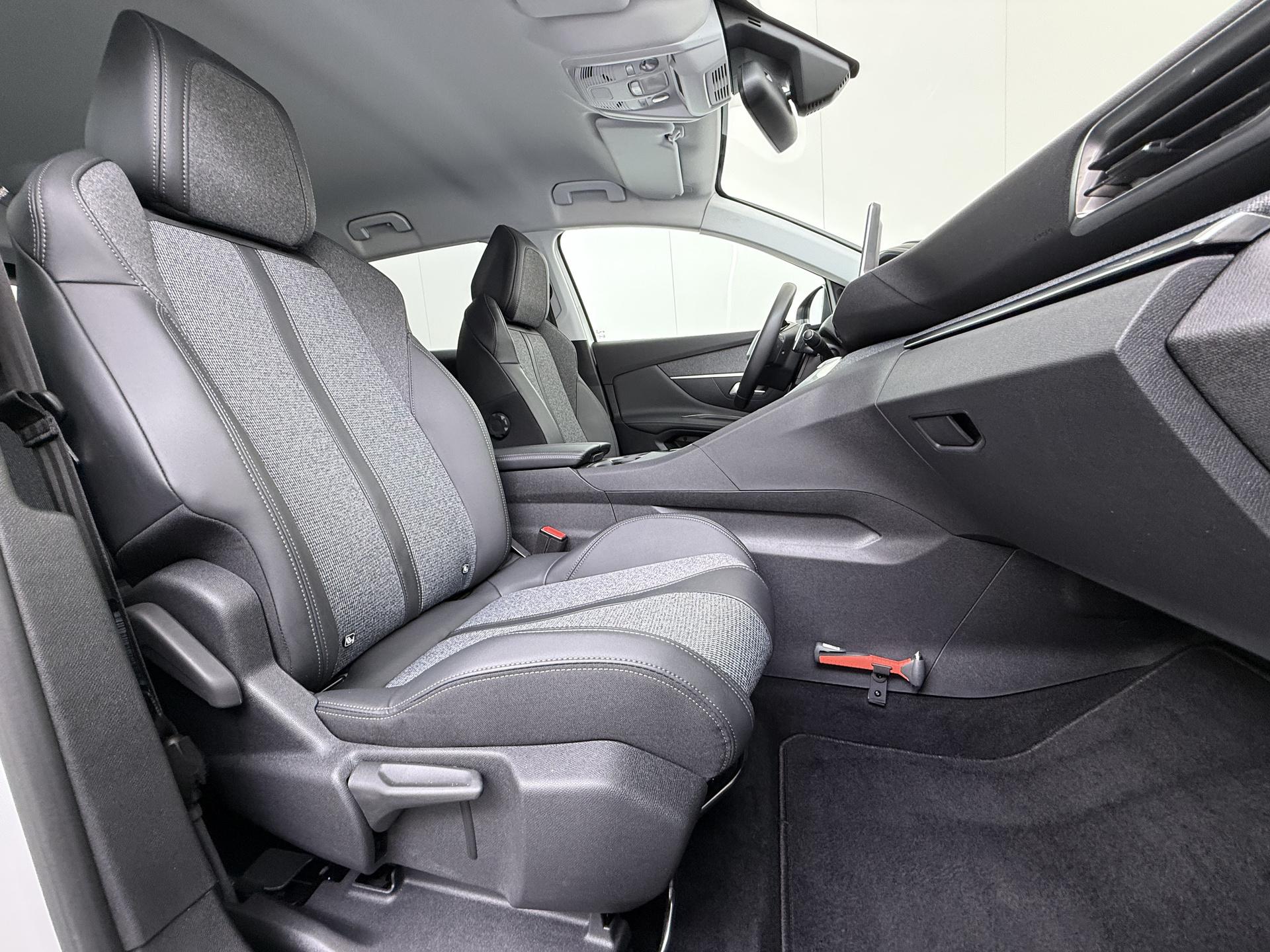 Peugeot 3008 1.2 PureTech Allure  Pack Business 37