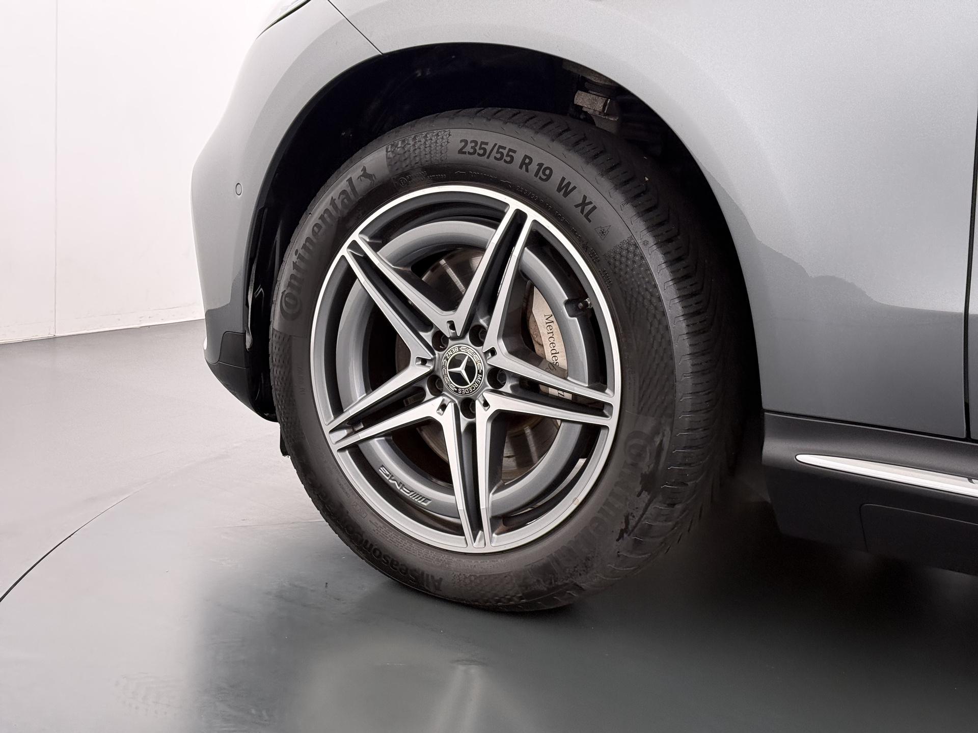 Mercedes-Benz EQC 400 4MATIC AMG Line Premium Plus 80 kWh 10