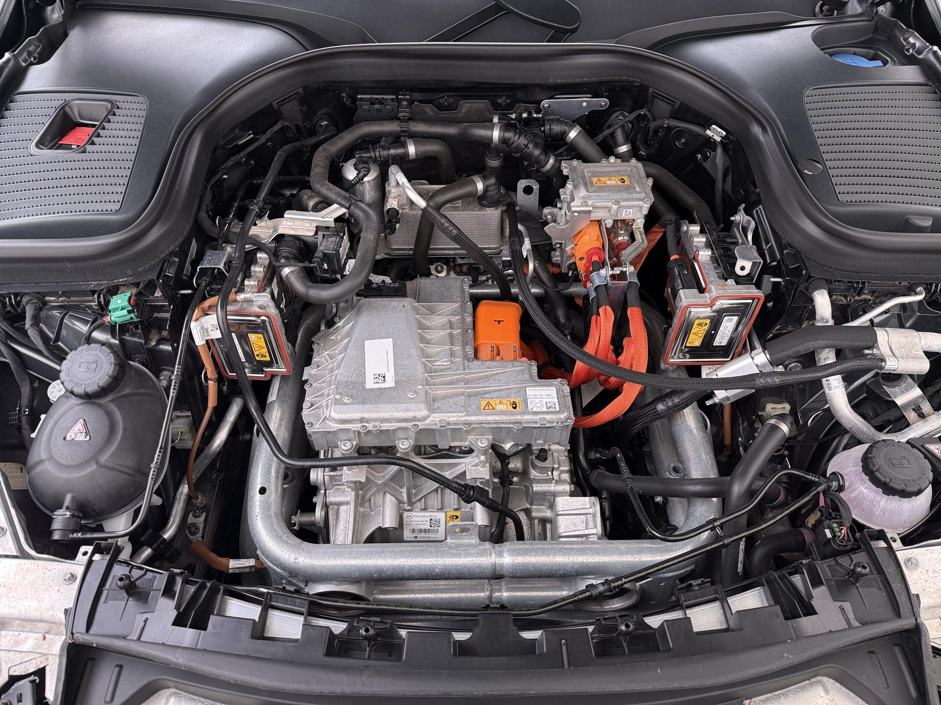 Mercedes-Benz EQC 400 4MATIC AMG Line Premium Plus 80 kWh 17