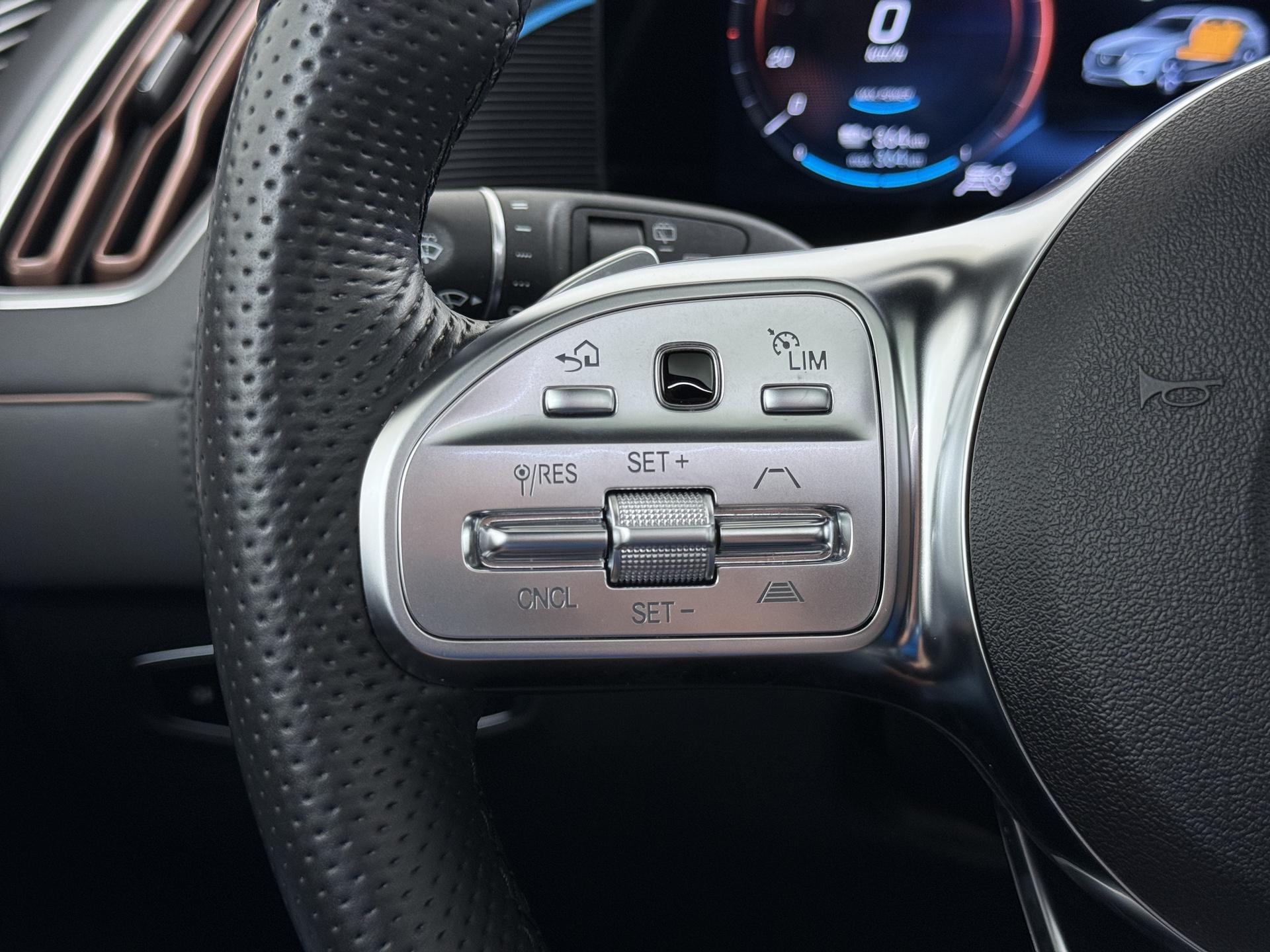 Mercedes-Benz EQC 400 4MATIC AMG Line Premium Plus 80 kWh 27