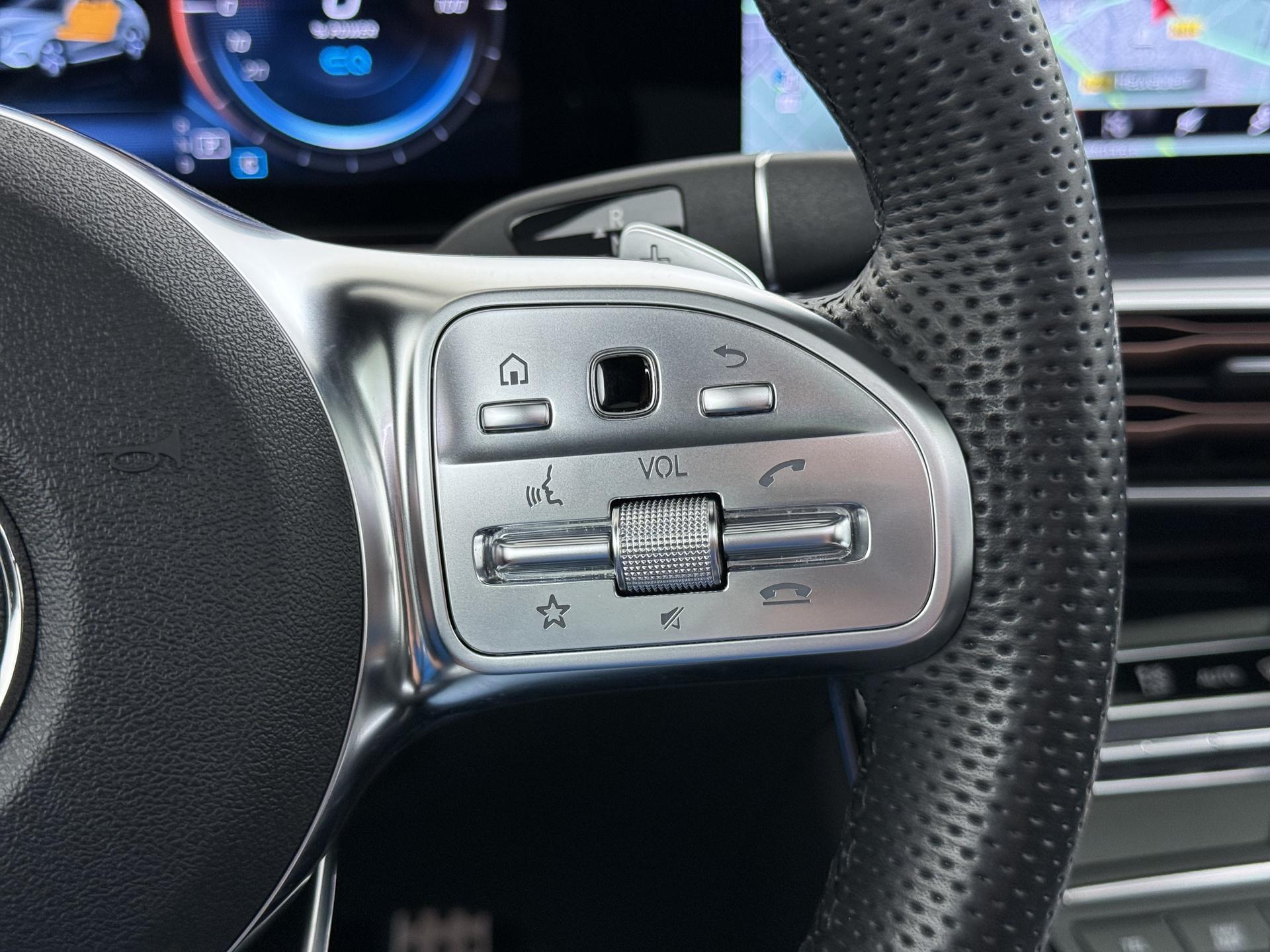 Mercedes-Benz EQC 400 4MATIC AMG Line Premium Plus 80 kWh 28