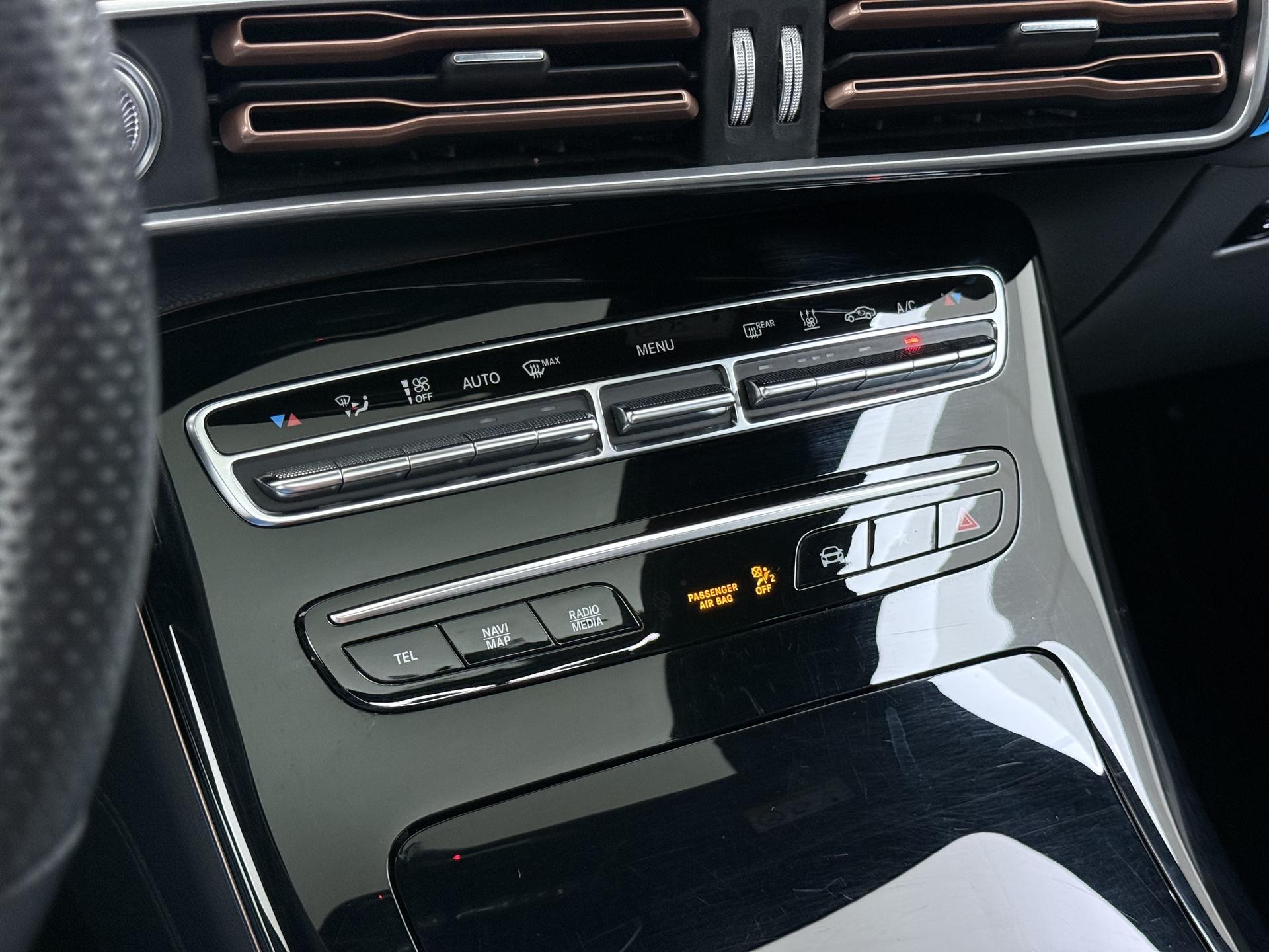 Mercedes-Benz EQC 400 4MATIC AMG Line Premium Plus 80 kWh 37