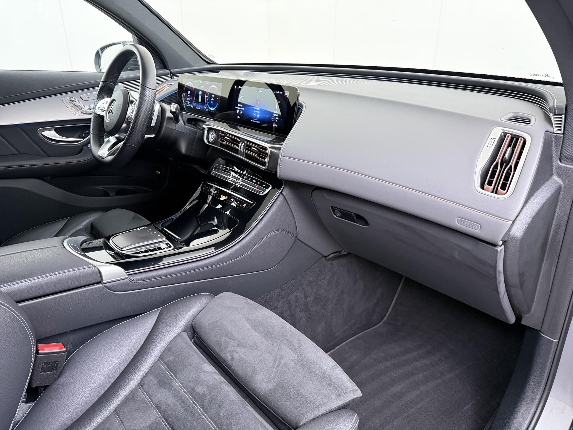 Mercedes-Benz EQC 400 4MATIC AMG Line Premium Plus 80 kWh 39