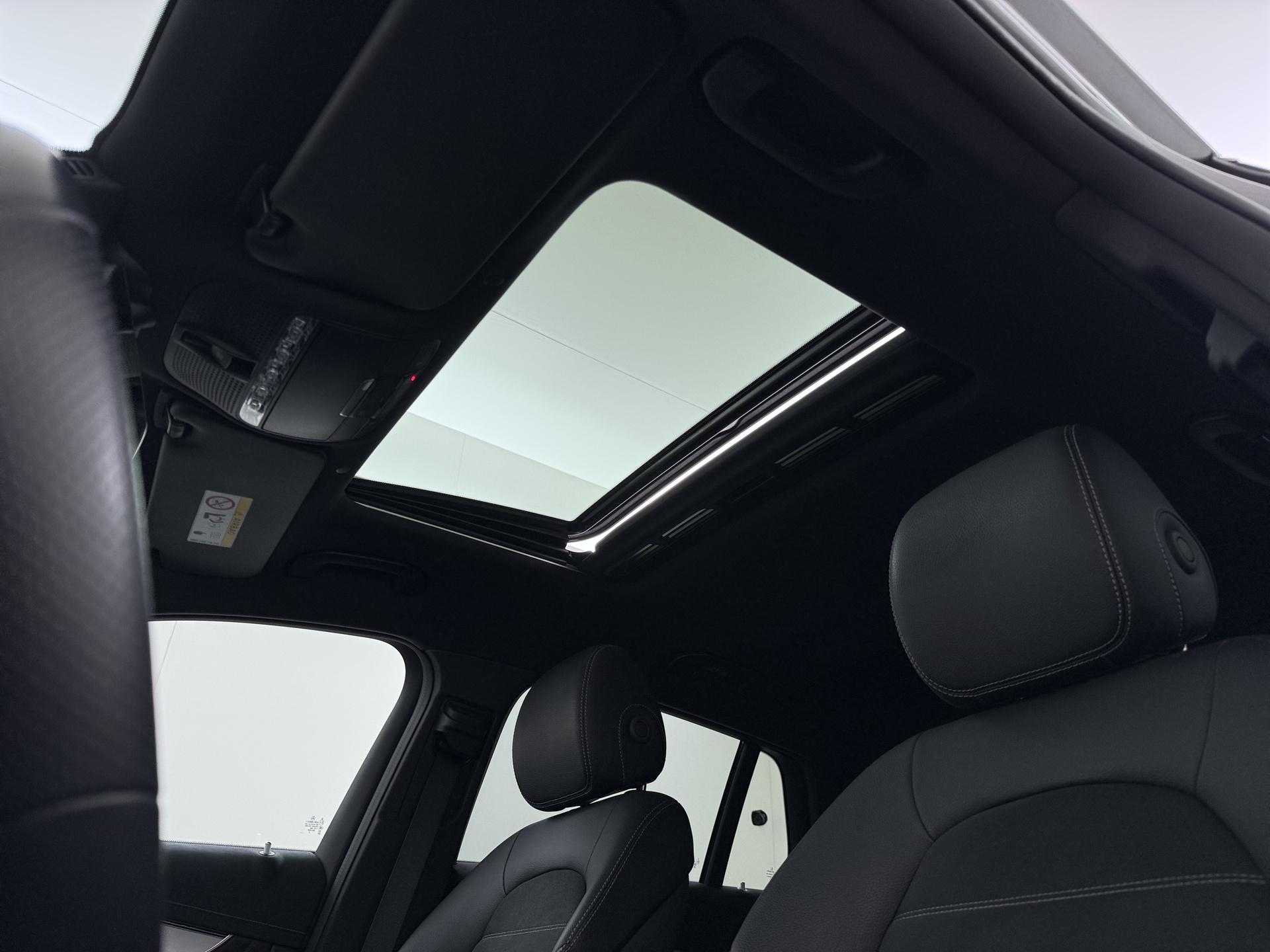 Mercedes-Benz EQC 400 4MATIC AMG Line Premium Plus 80 kWh 7