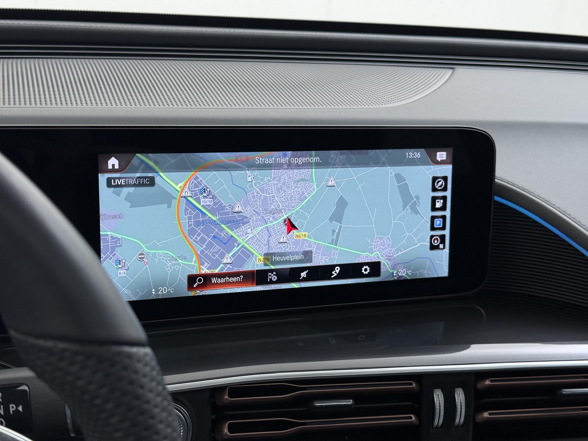 Mercedes-Benz EQC 400 4MATIC AMG Line Premium Plus 80 kWh 9