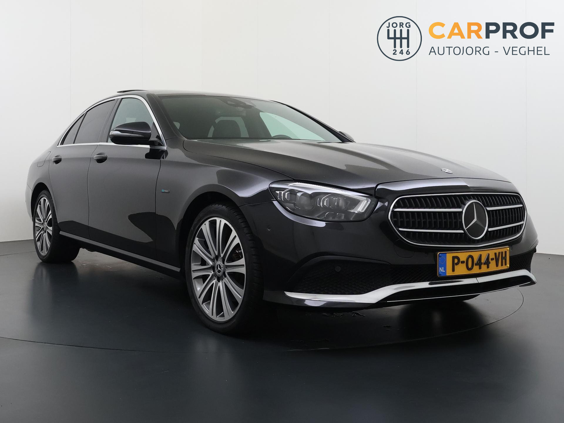 Mercedes-Benz E-klasse 300 de AMG Line 3