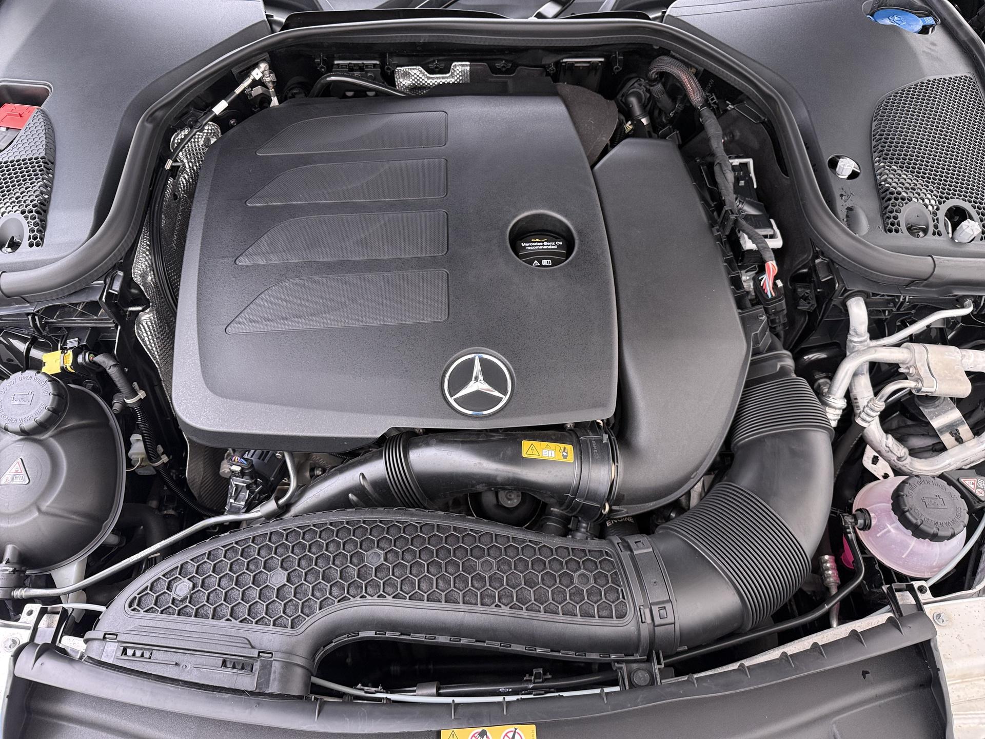 Mercedes-Benz E-klasse Cabriolet 200 AMG Line 22
