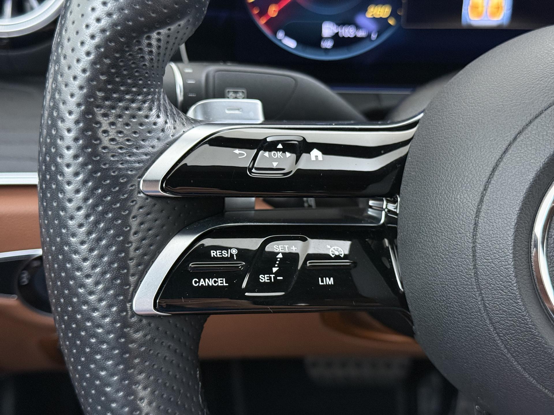 Mercedes-Benz E-klasse Cabriolet 200 AMG Line 29