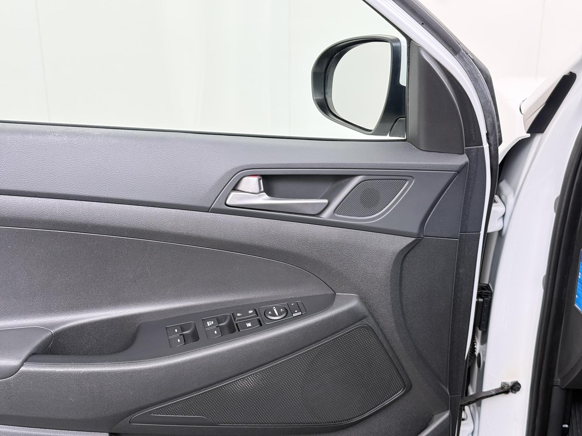 Hyundai Tucson 1.6 GDi Go! 22