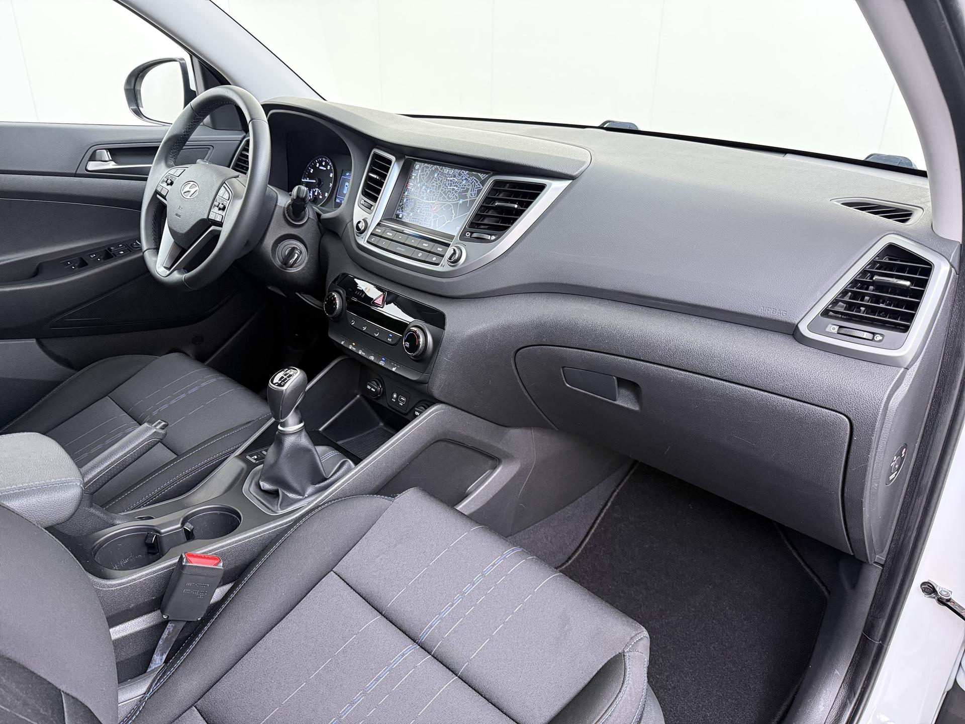 Hyundai Tucson 1.6 GDi Go! 34